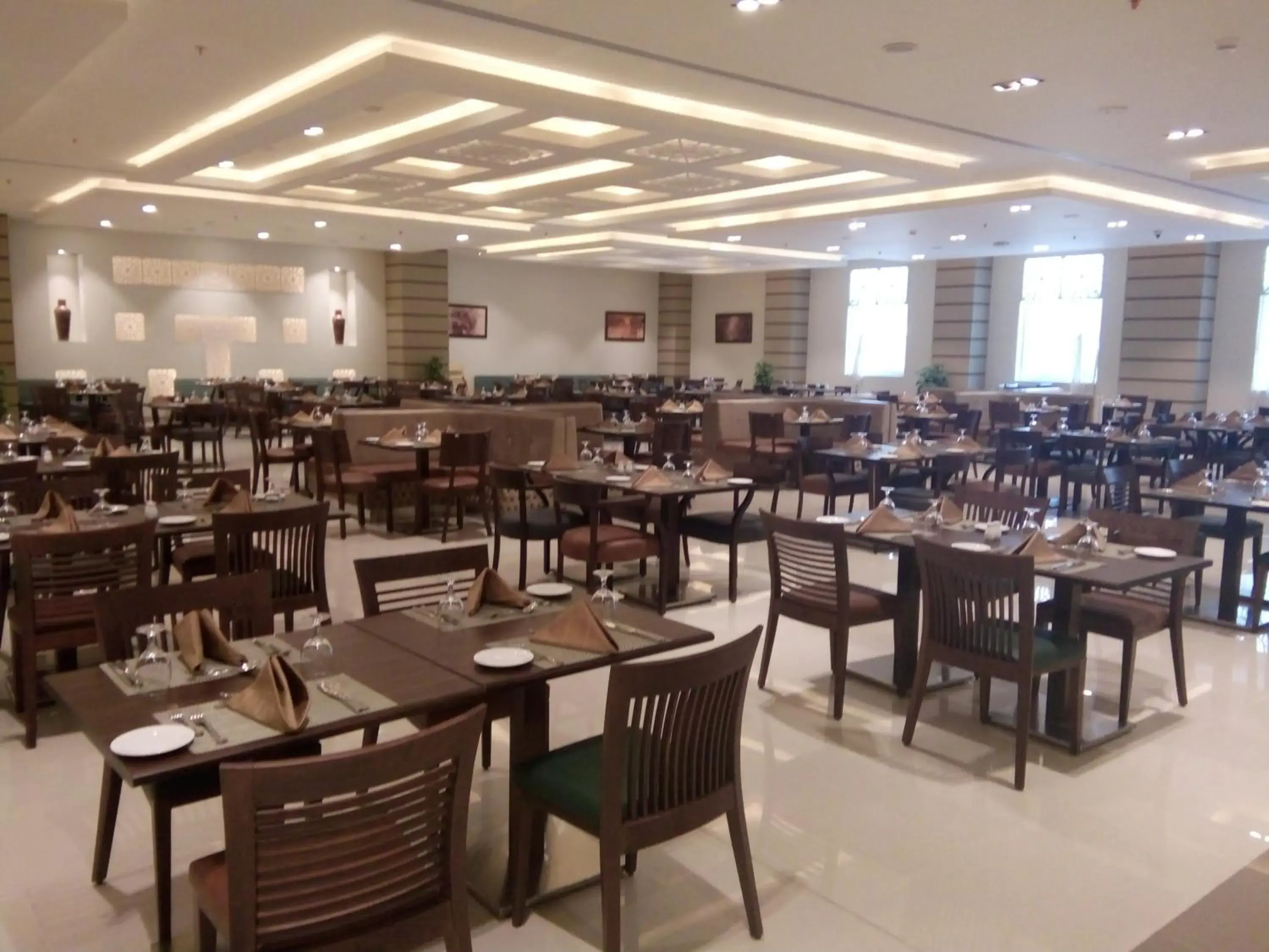 Restaurant/Places to Eat in Tolip Golden Plaza