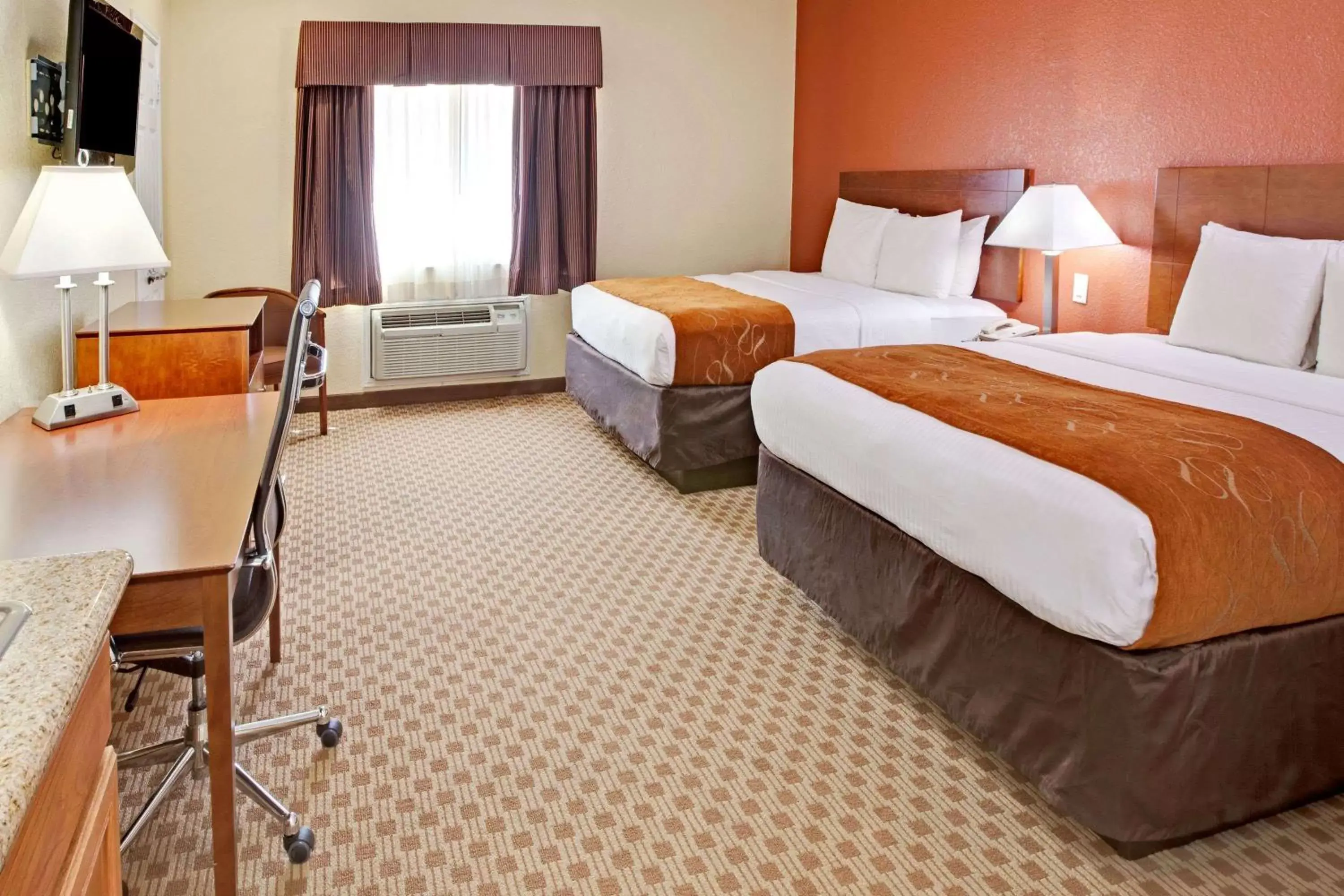 Photo of the whole room, Bed in Extended Stay America Suites - Baytown