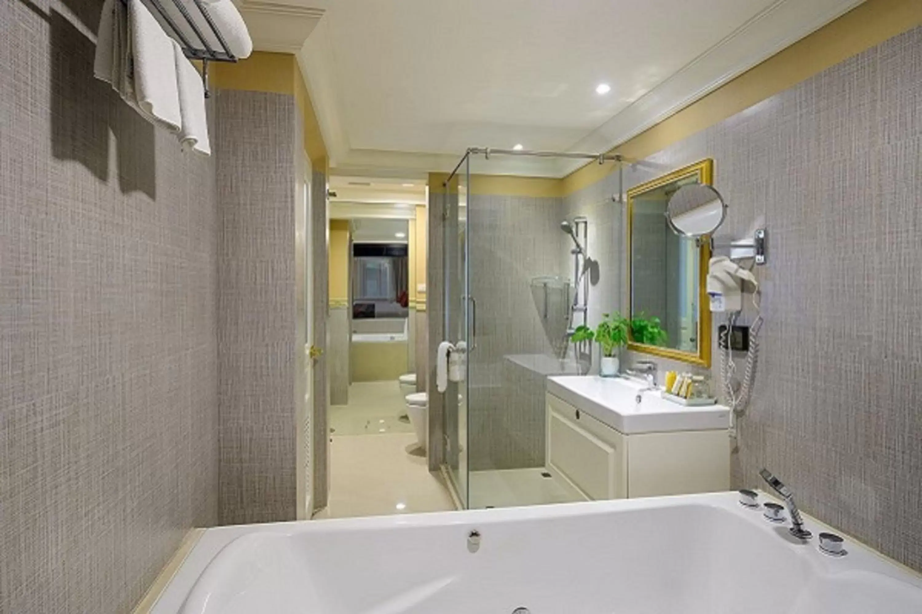 Bathroom in Kingston Suites Bangkok