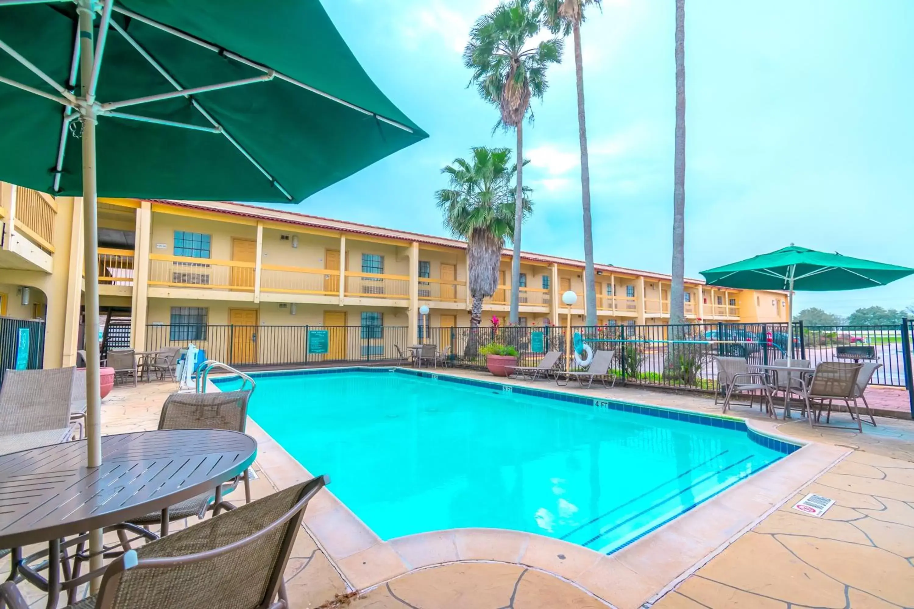 Swimming Pool in La Quinta Inn by Wyndham Clute Lake Jackson