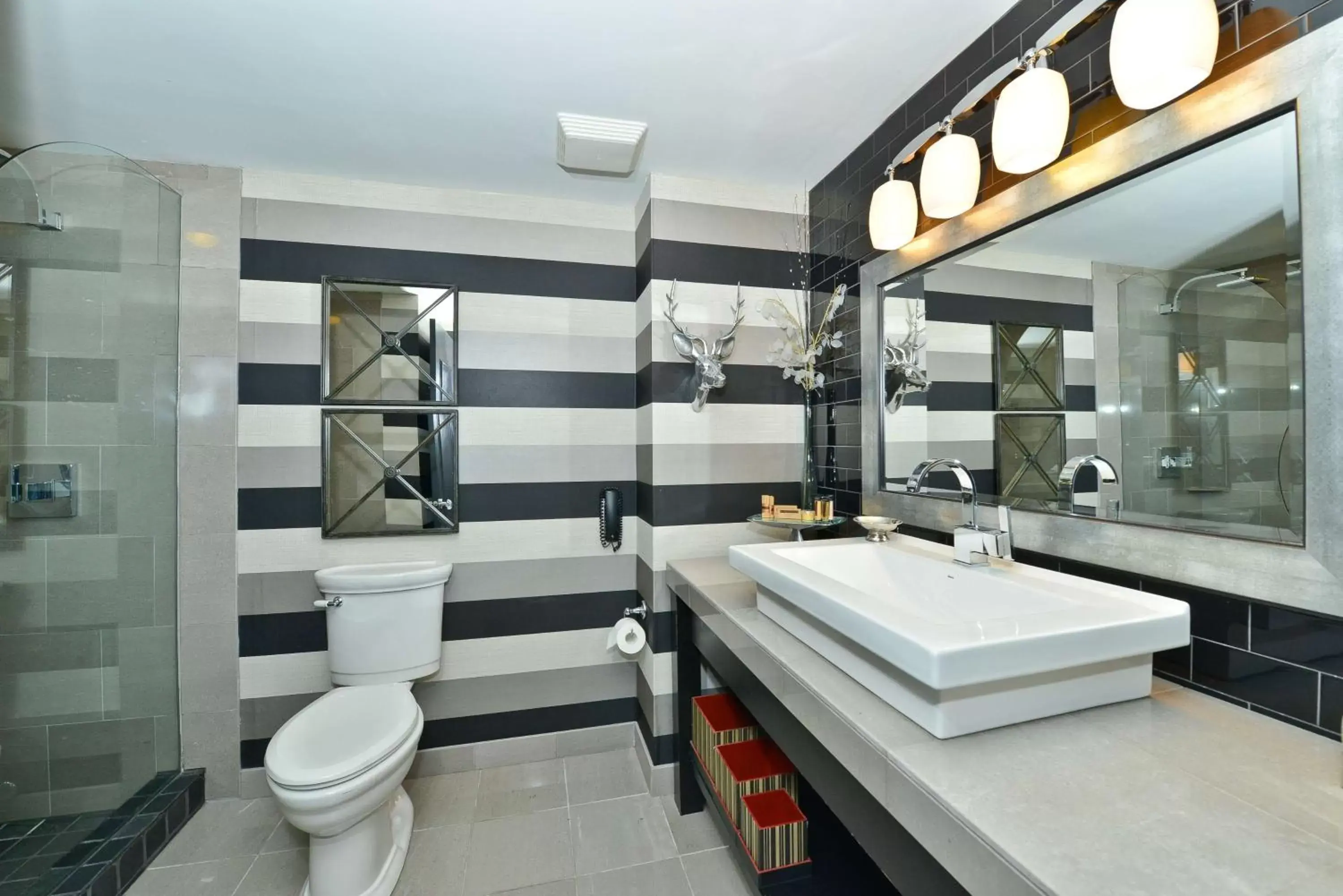 Bathroom in Prestige Lakeside Resort, WorldHotels Elite