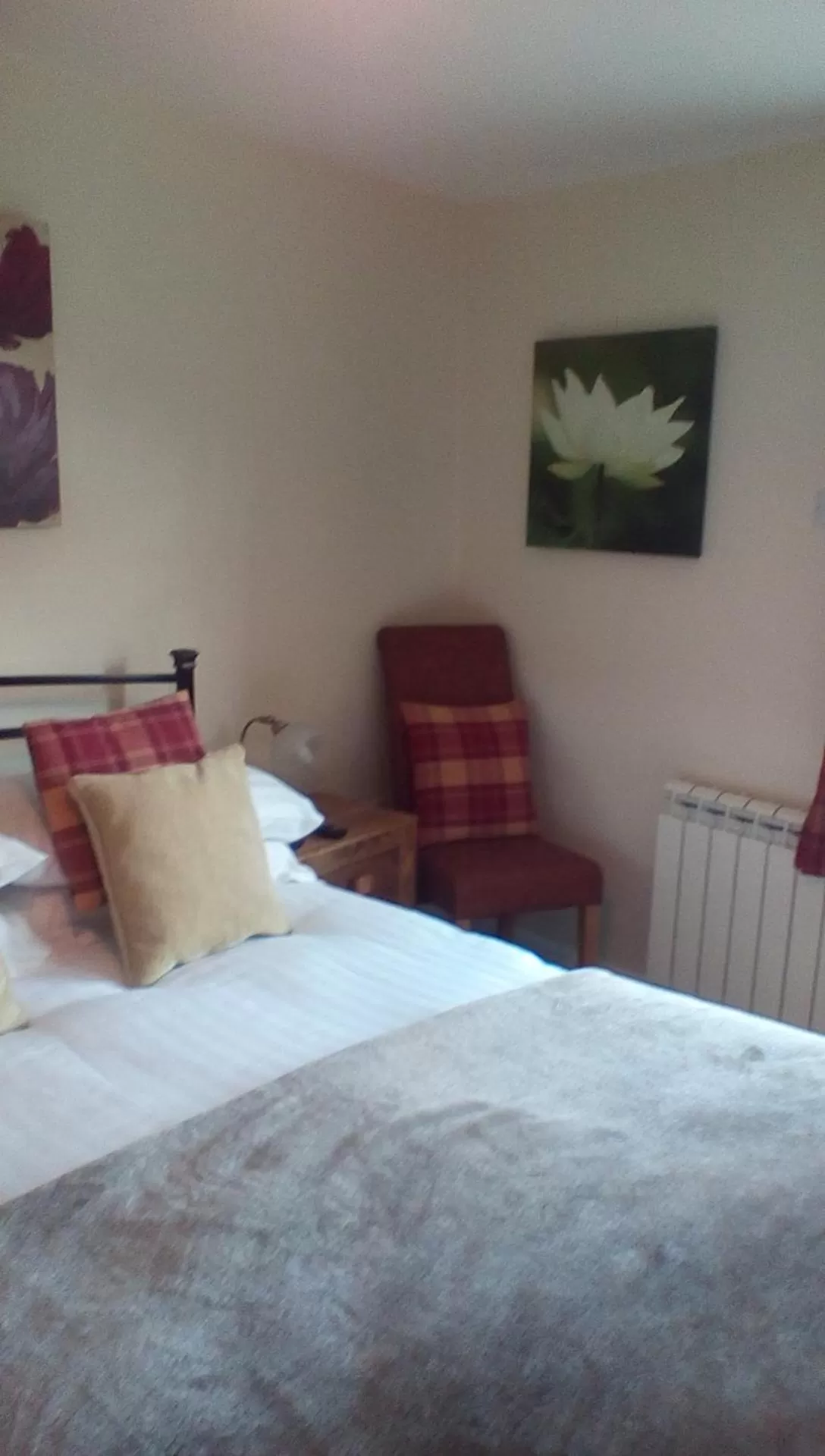 Bedroom, Bed in The Lincolnshire Poacher Inn