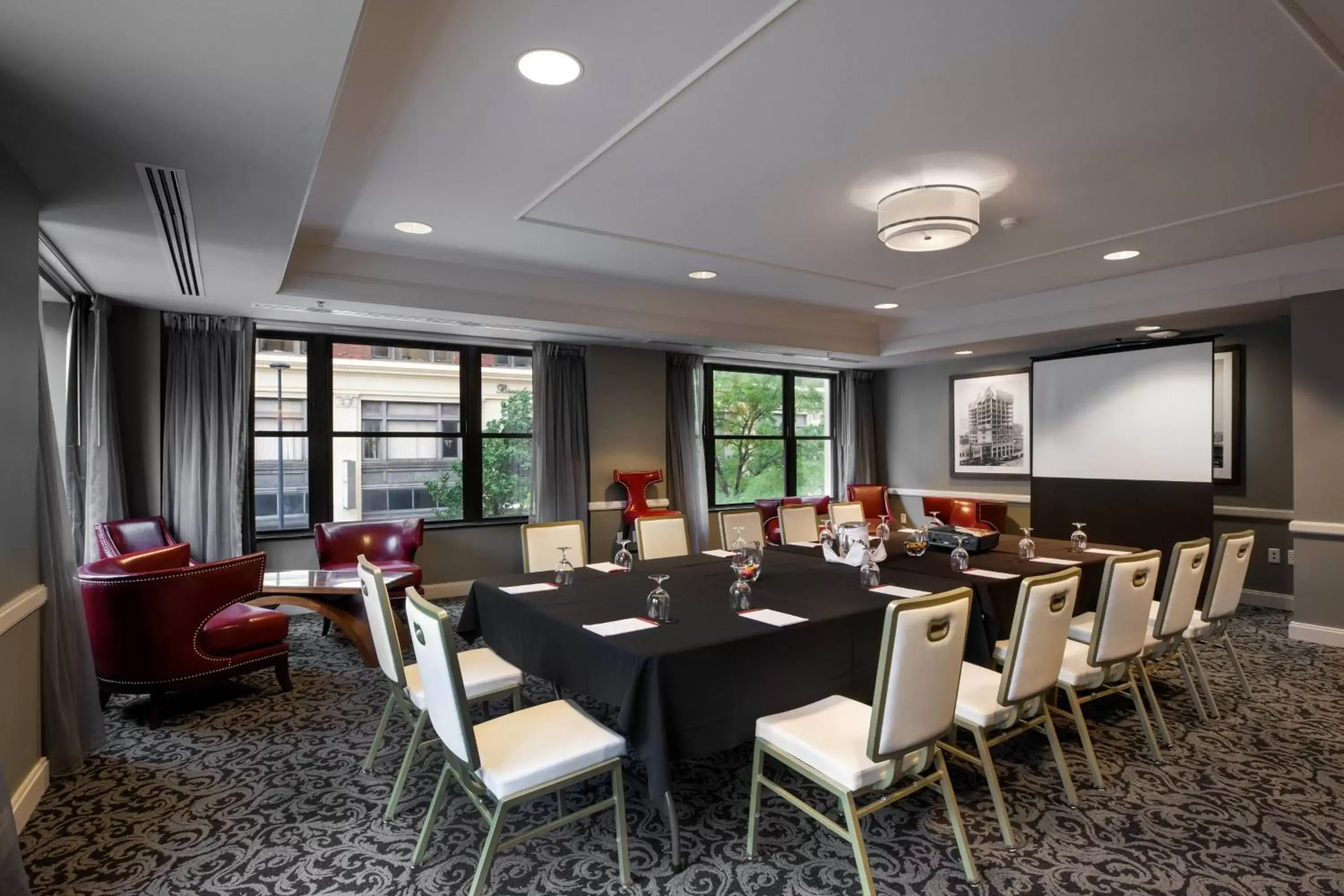 Meeting/conference room in Ambassador Hotel Wichita, Autograph Collection