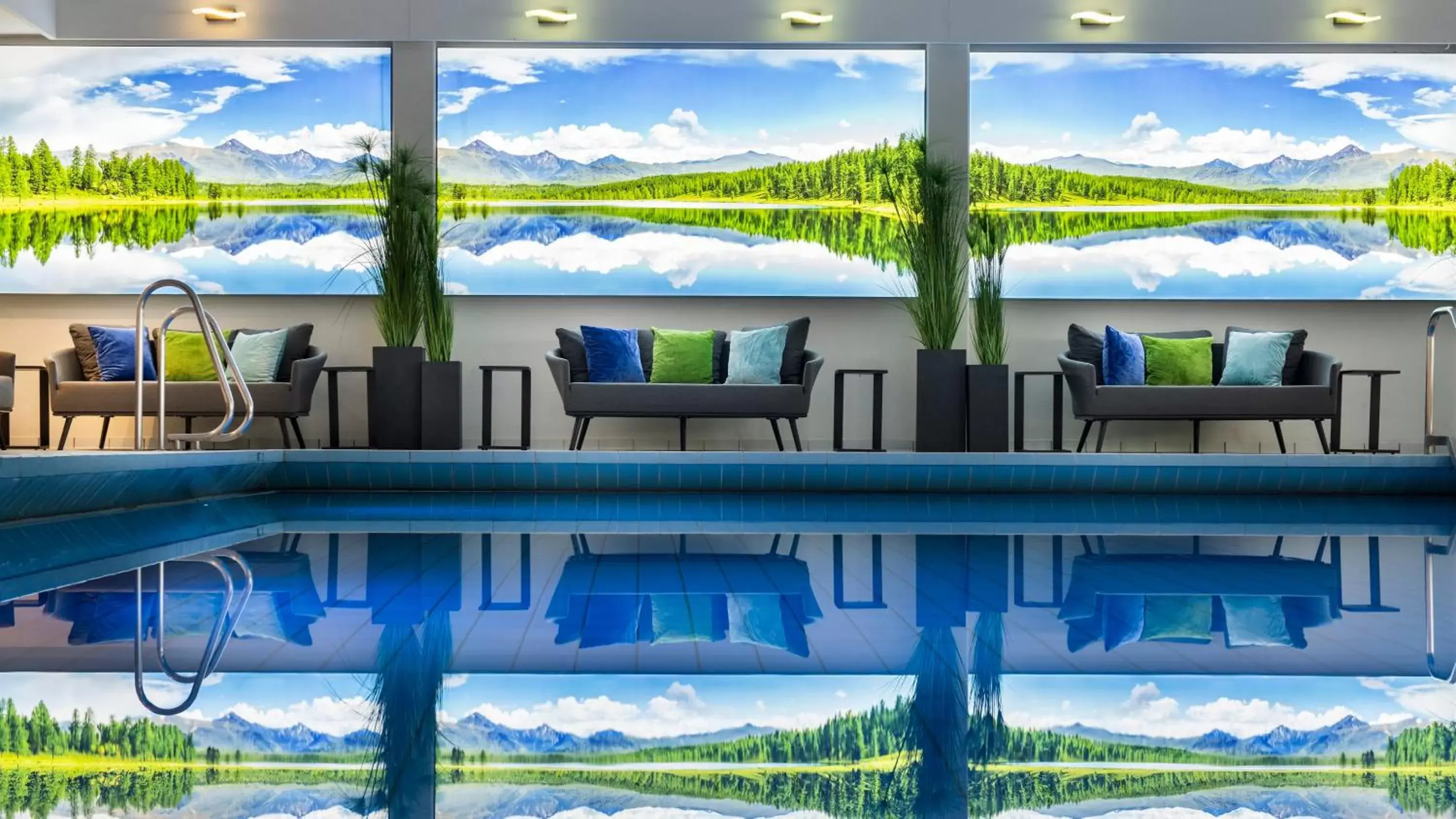 Swimming Pool in Hotel Sonnenhof Lam