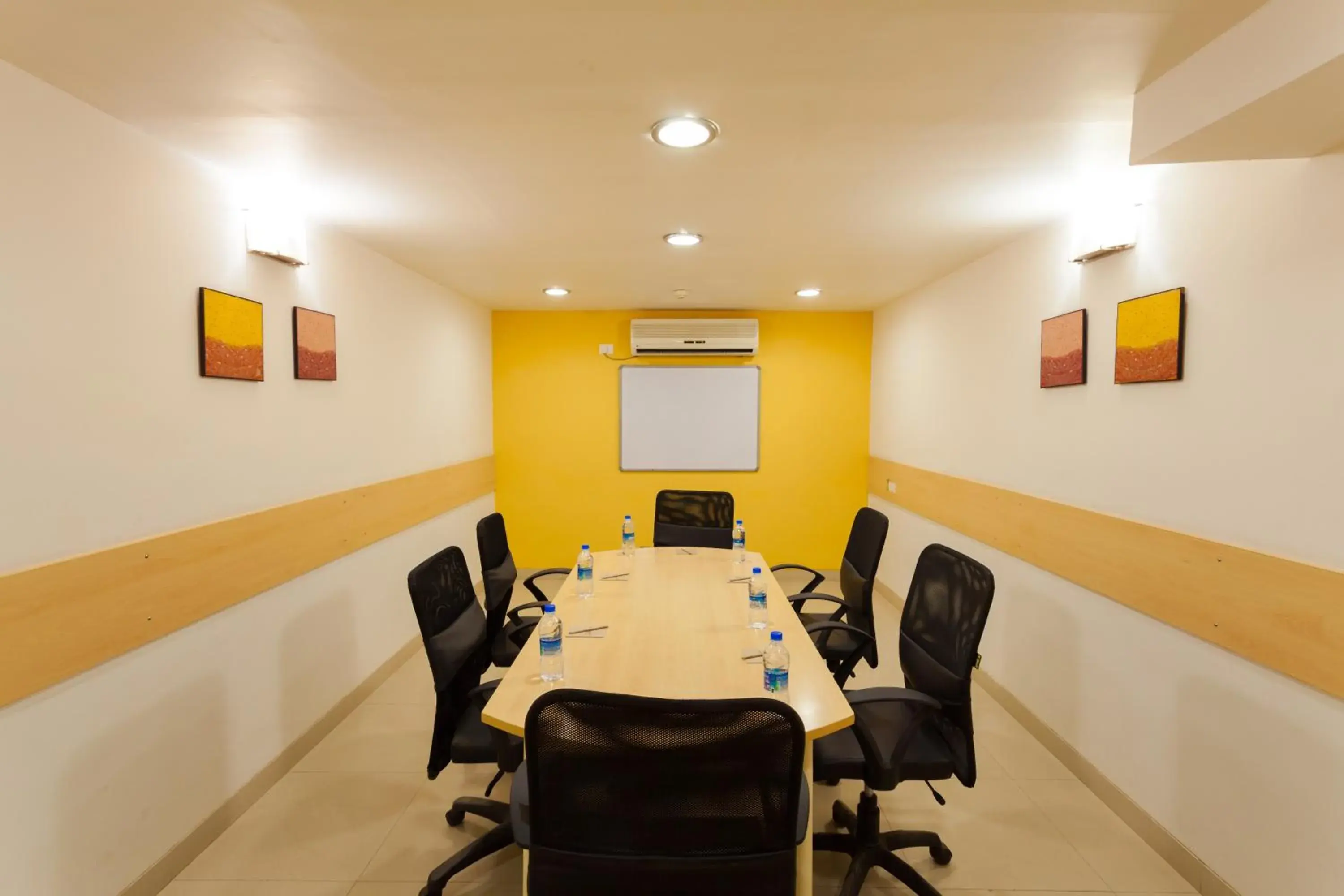 Meeting/conference room in Ginger Hotel Vadodara