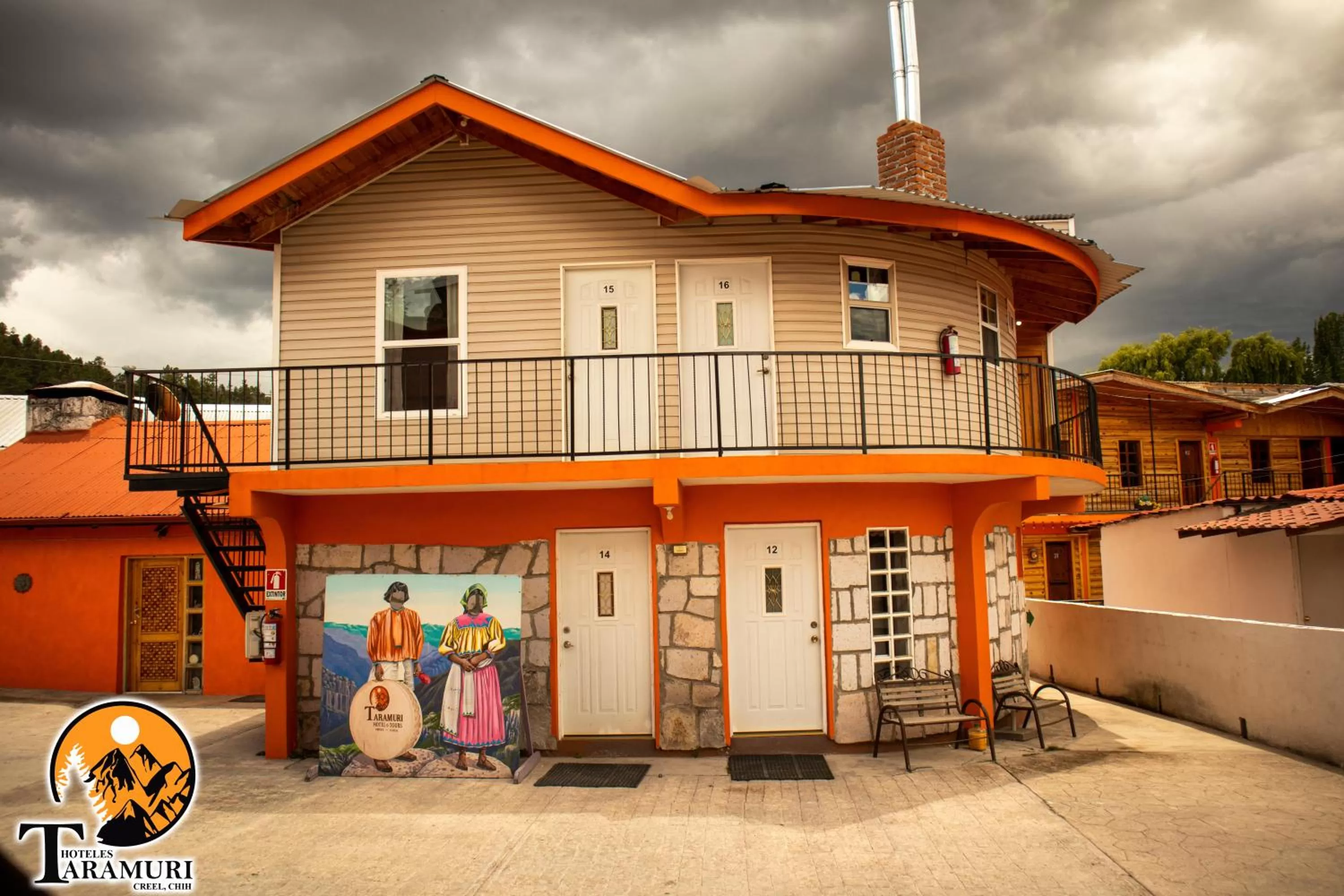 TARAMURI HOTEL & TOURS