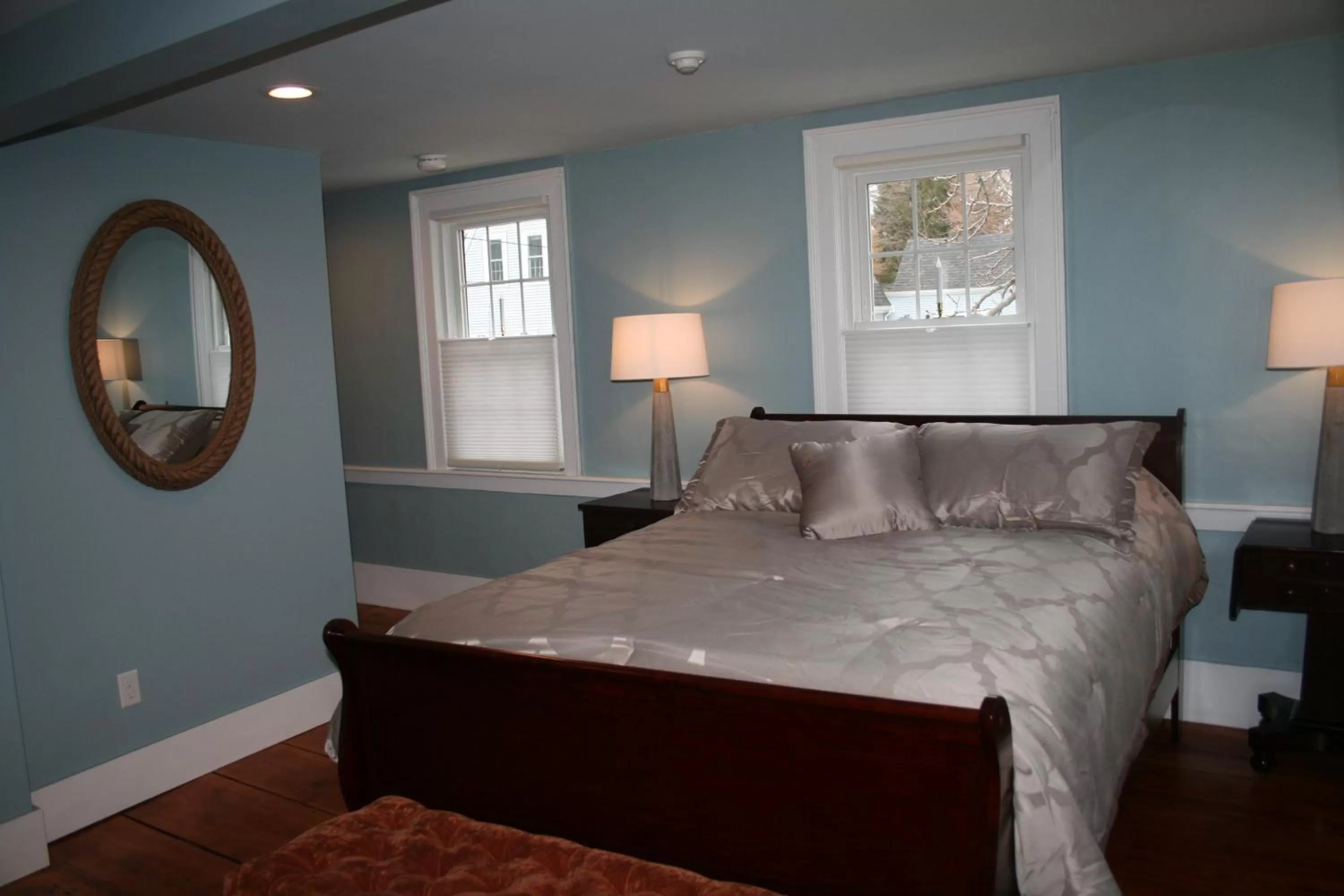 Bedroom, Bed in Shea's Riverside Inn & Motel