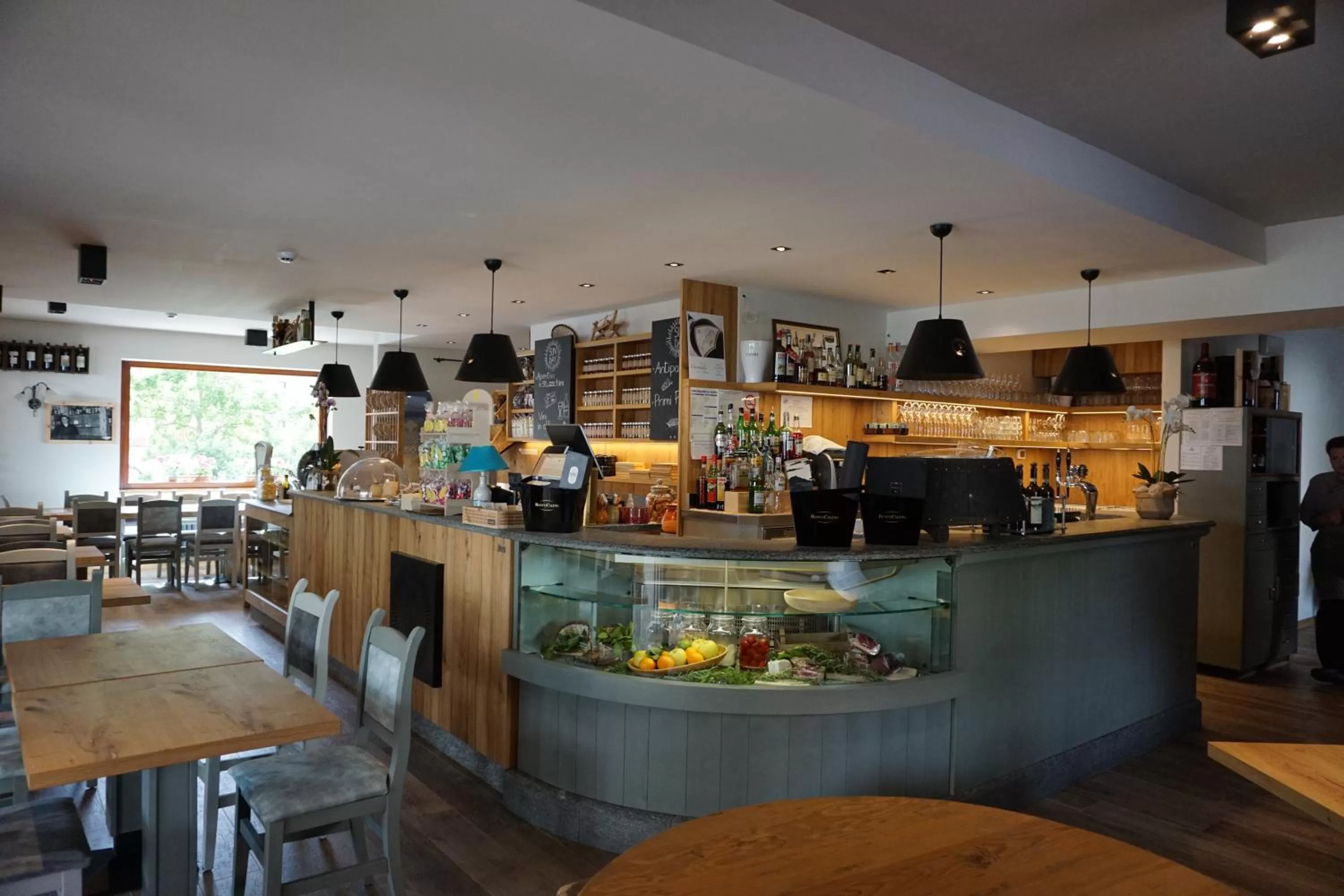 Restaurant/places to eat in Olimpia Hotel