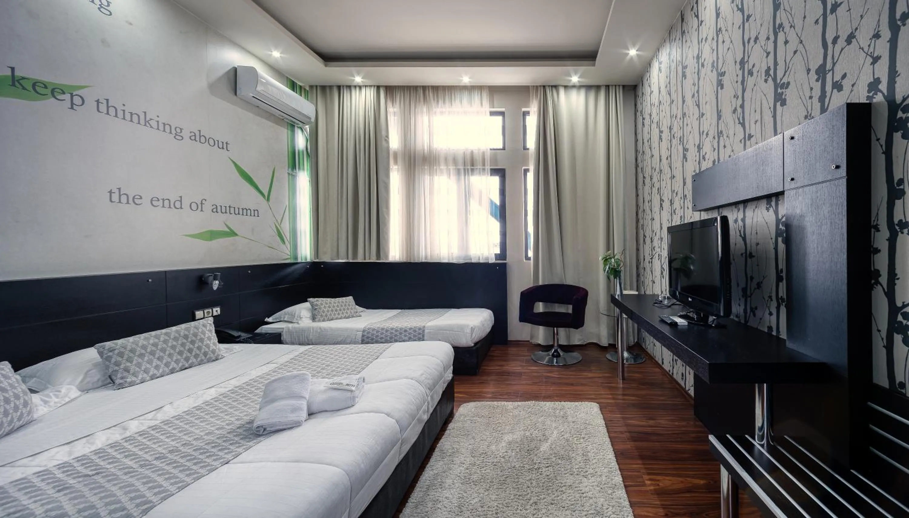 Photo of the whole room, Bed in Gallery Art Hotel