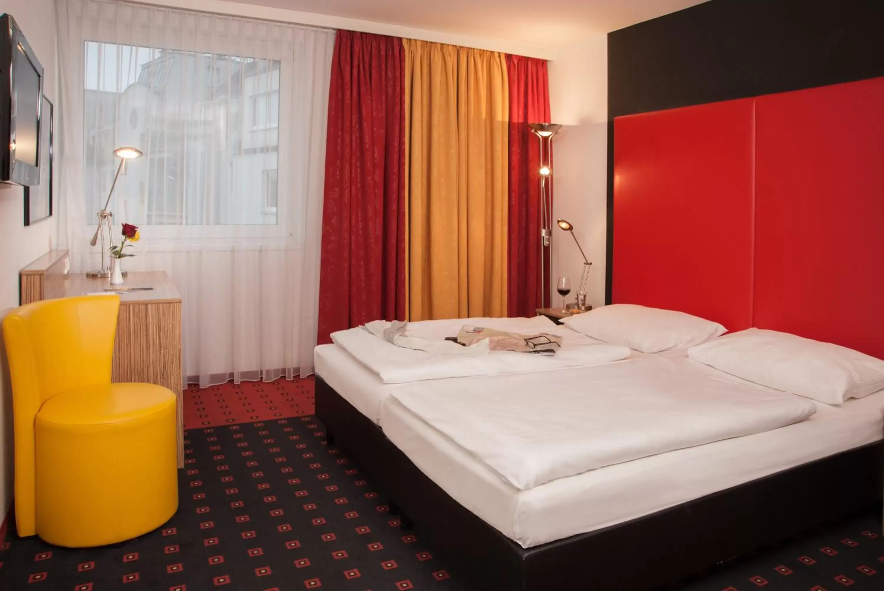 Bedroom, Bed in Senator Hotel Vienna