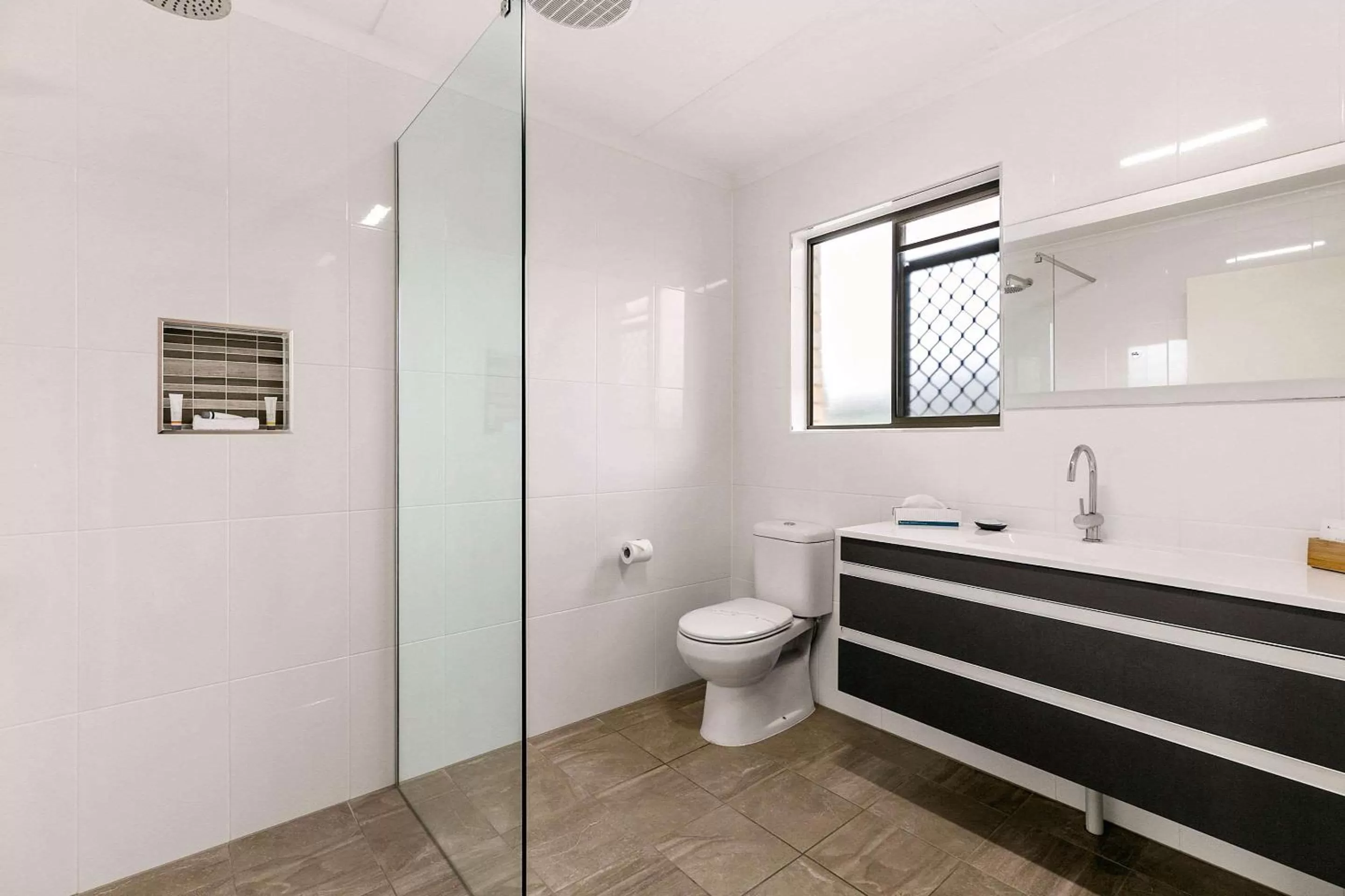 Bathroom in Comfort Inn on Main Hervey Bay