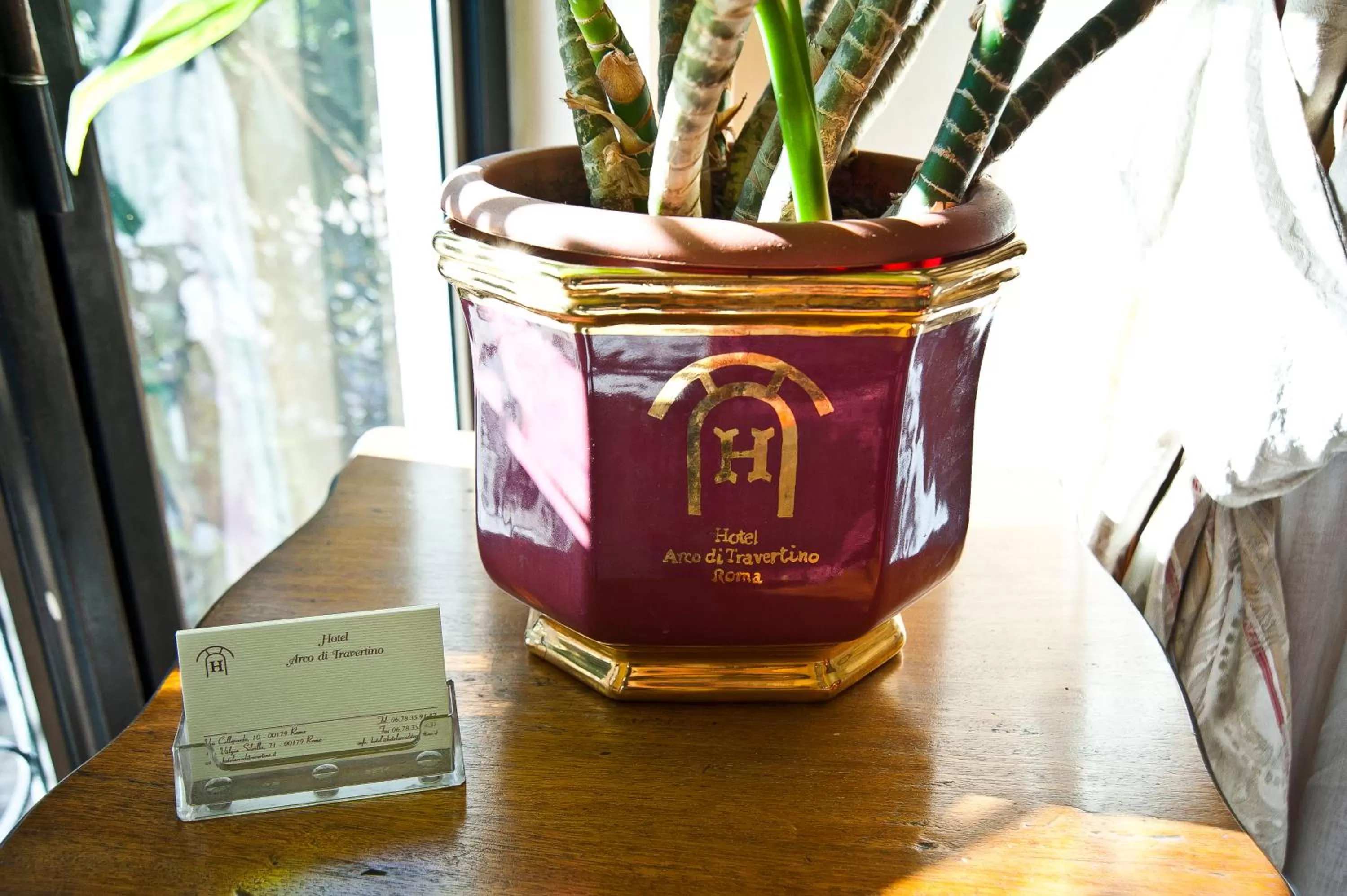 Decorative detail in Hotel Arco Di Travertino