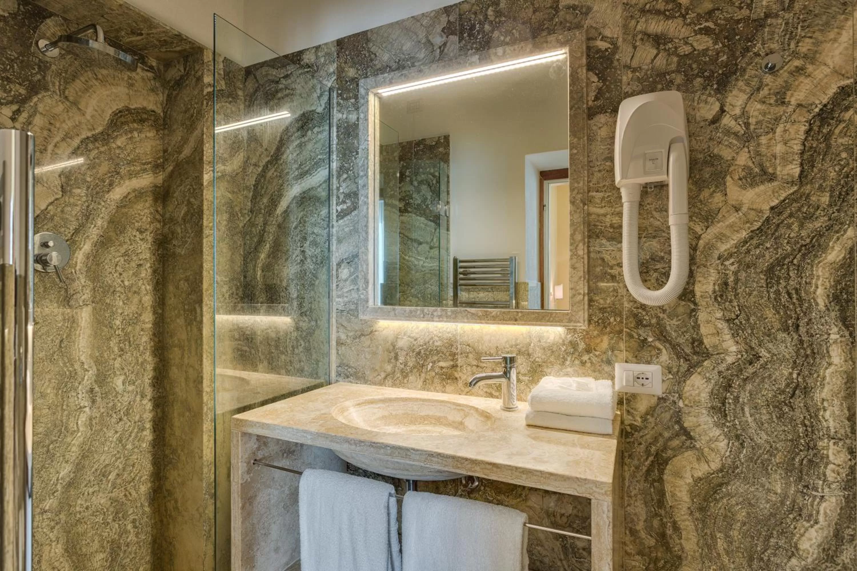 Double Room with Balcony in Albergo Chiusarelli