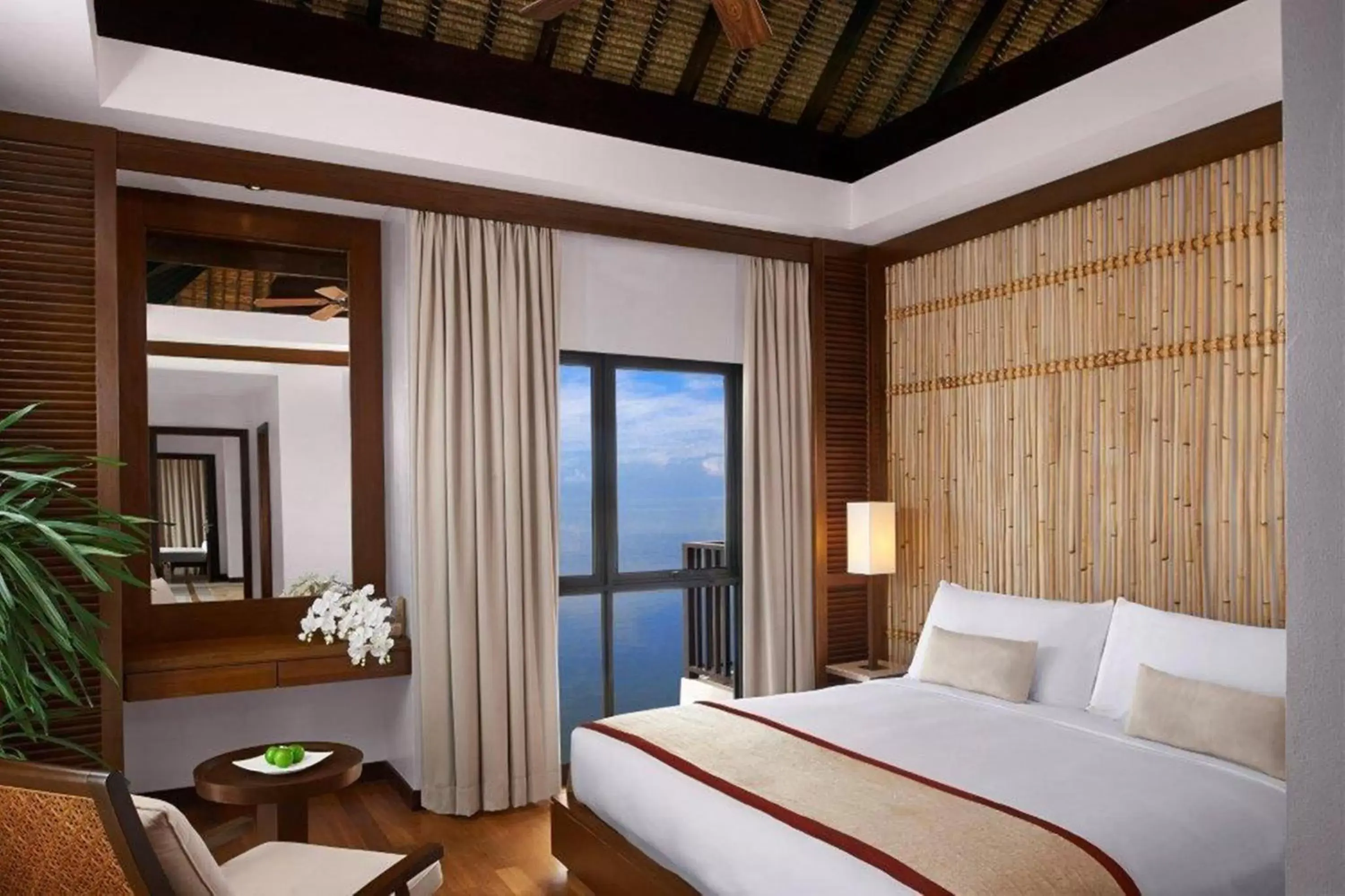 Bed in Avani Sepang Goldcoast Resort