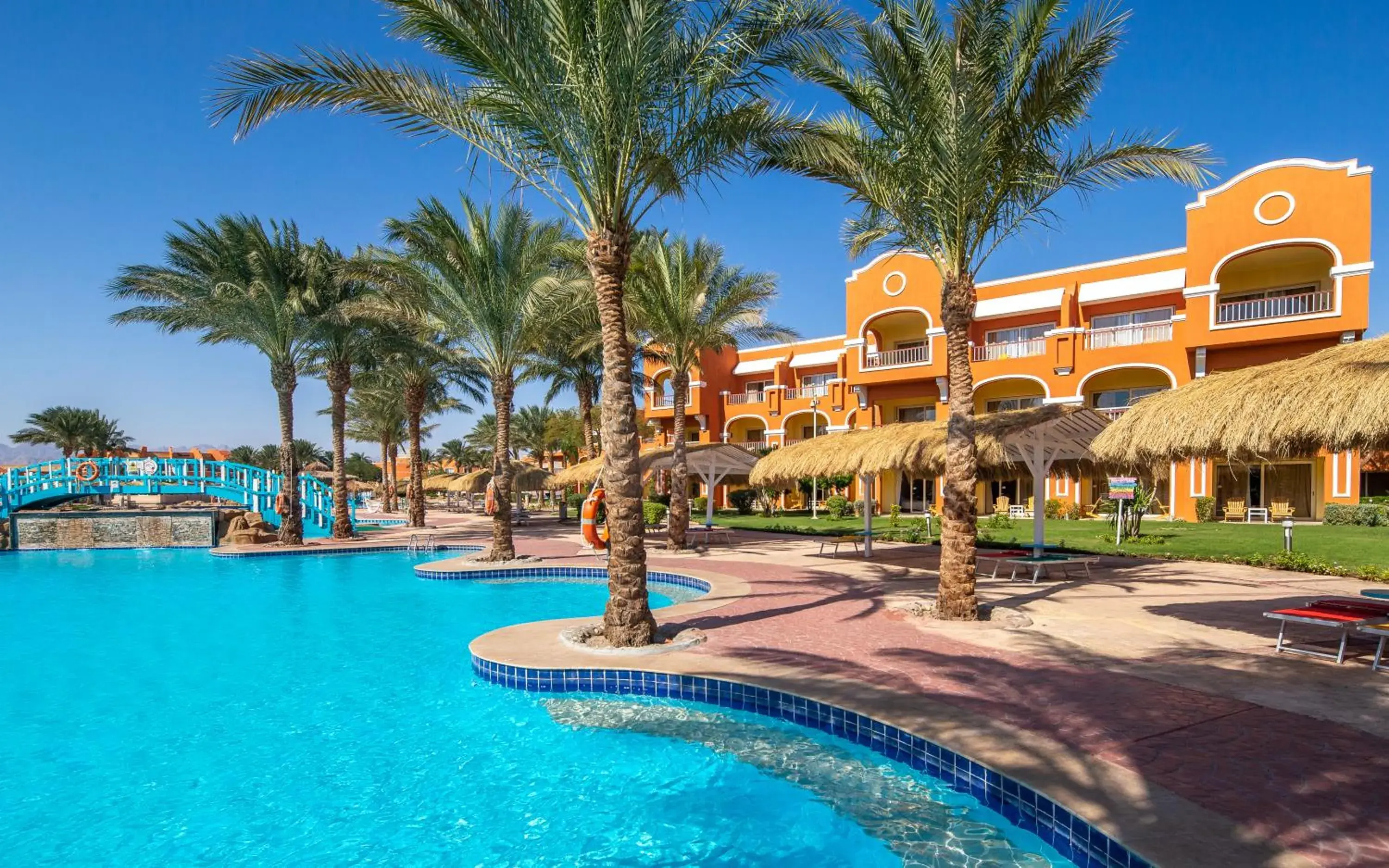 Swimming pool in Caribbean World Resort Soma Bay