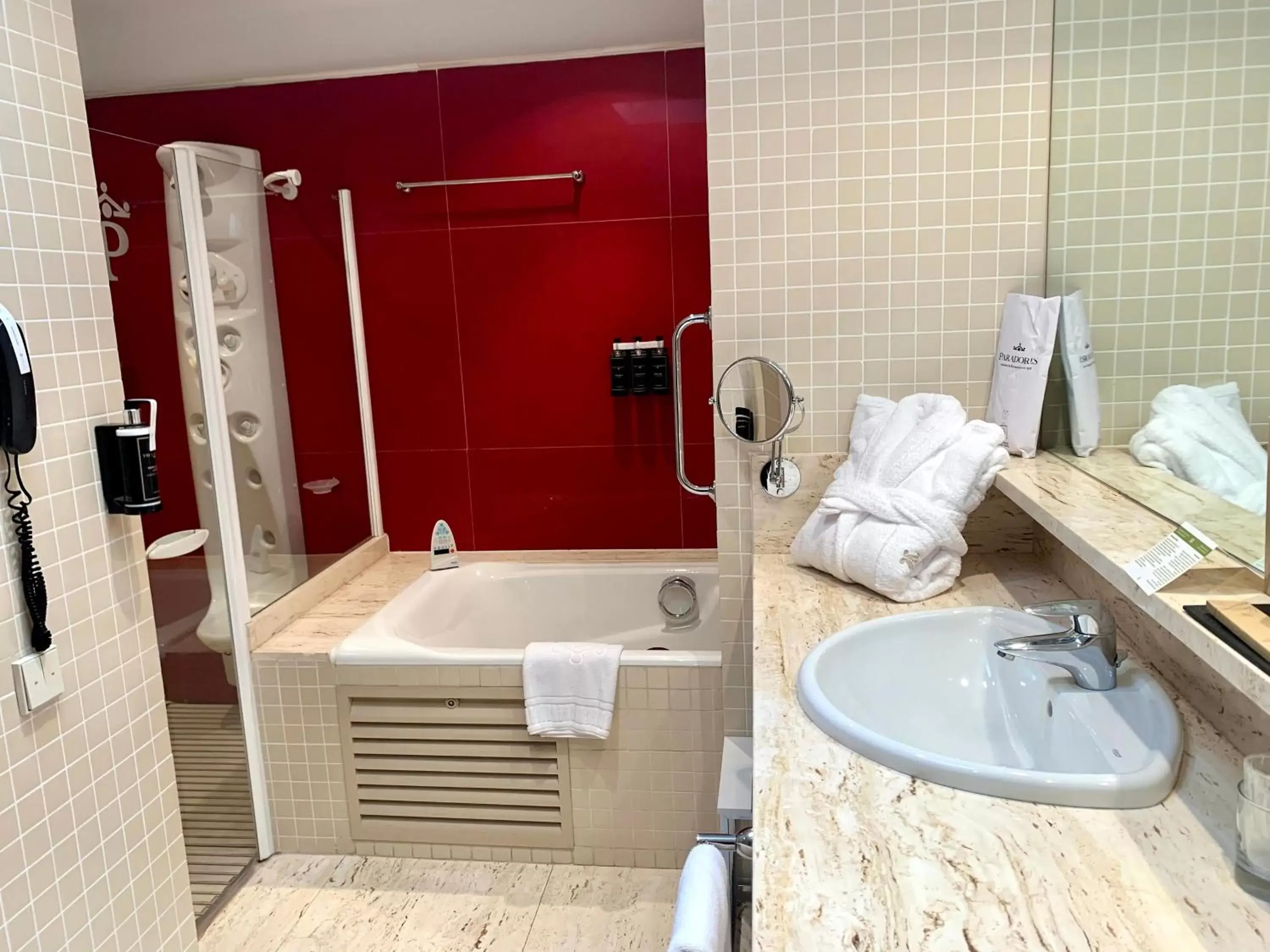Bath, Bathroom in Parador de Salamanca