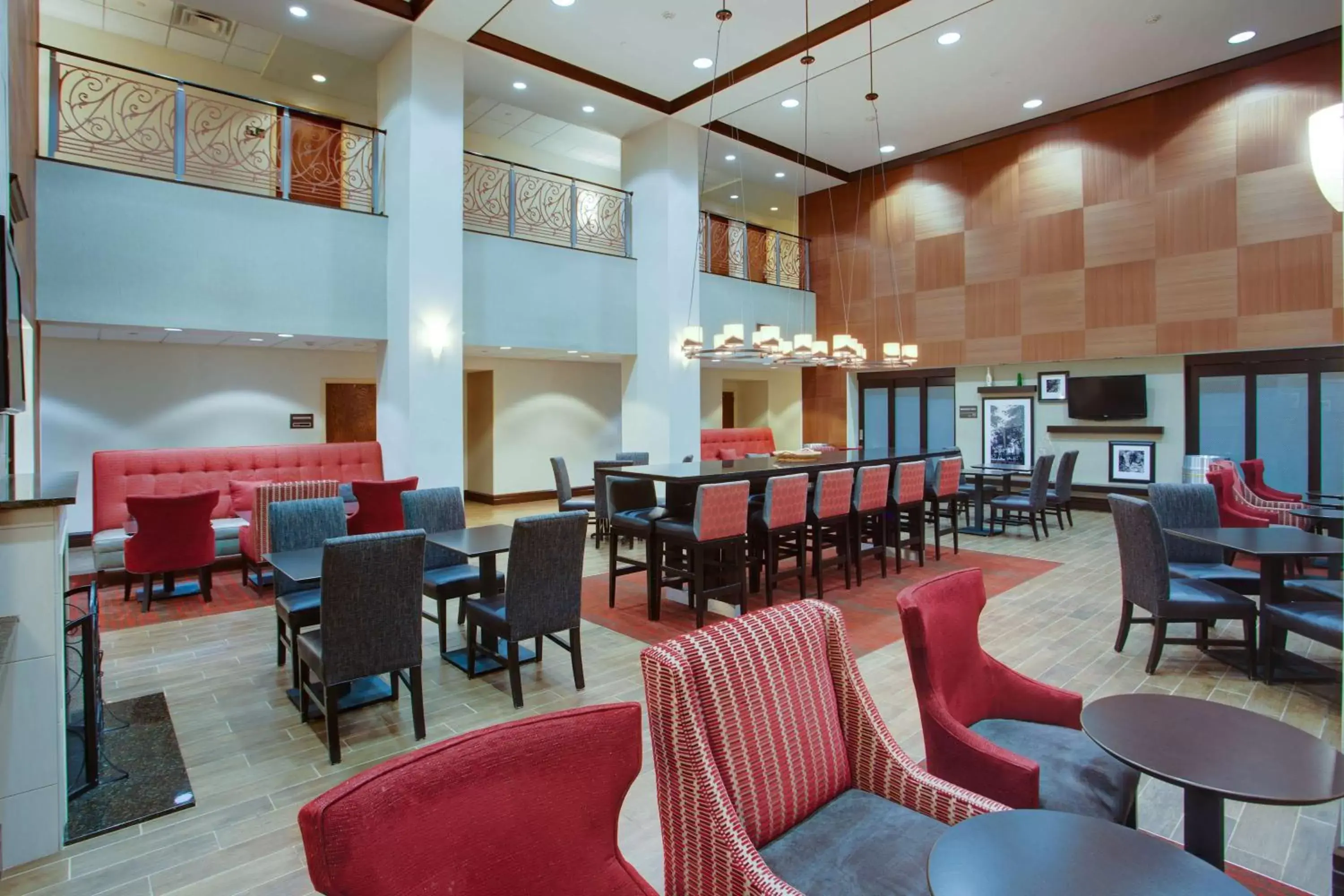 Lobby or reception, Restaurant/Places to Eat in Hampton Inn by Hilton Garden City Long Island