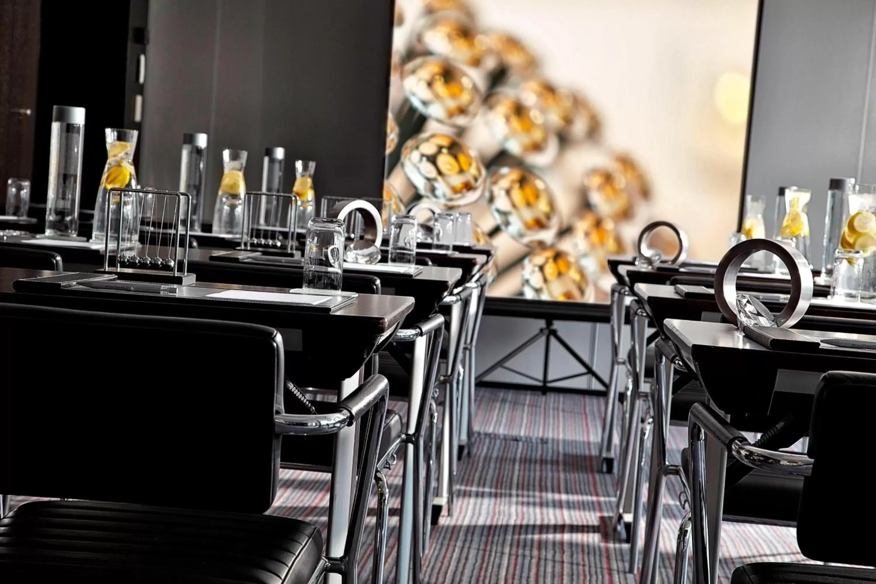 Meeting/conference room, Restaurant/Places to Eat in Renaissance Paris Arc de Triomphe Hotel