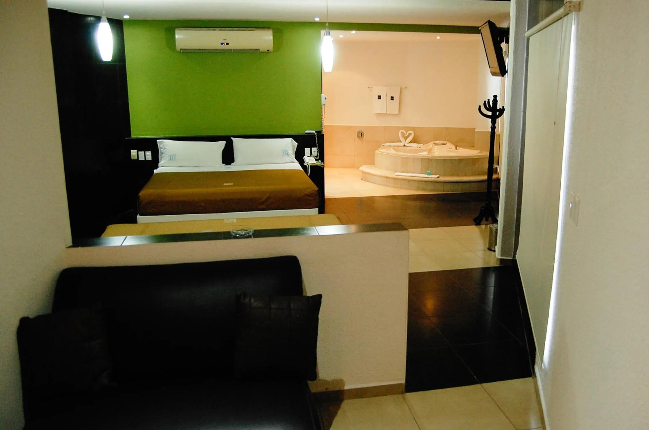 Hot Tub, Bed in Hotel Porto Novo