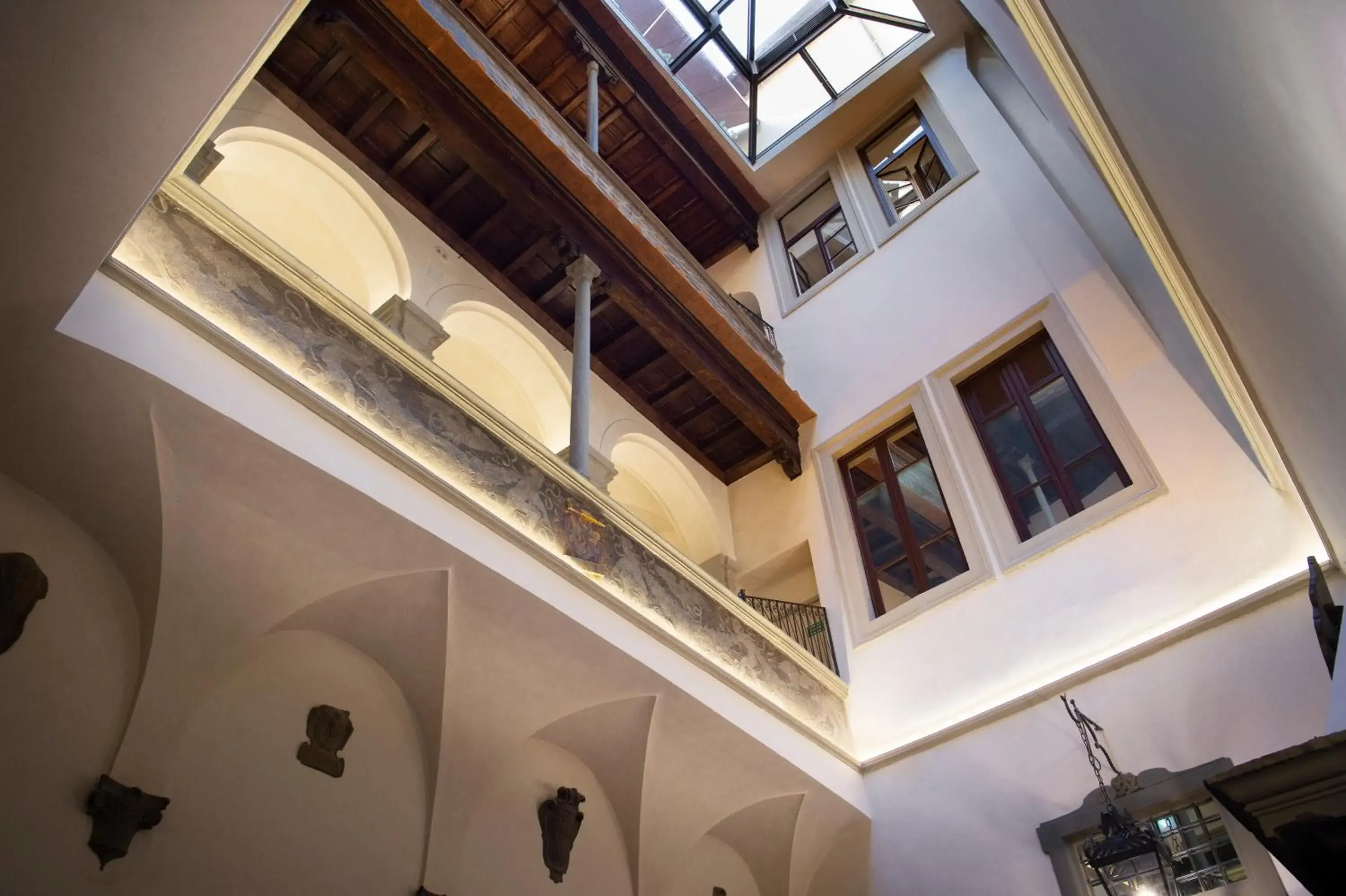 Inner courtyard view in Palazzo Vecchietti - Residenza D'Epoca