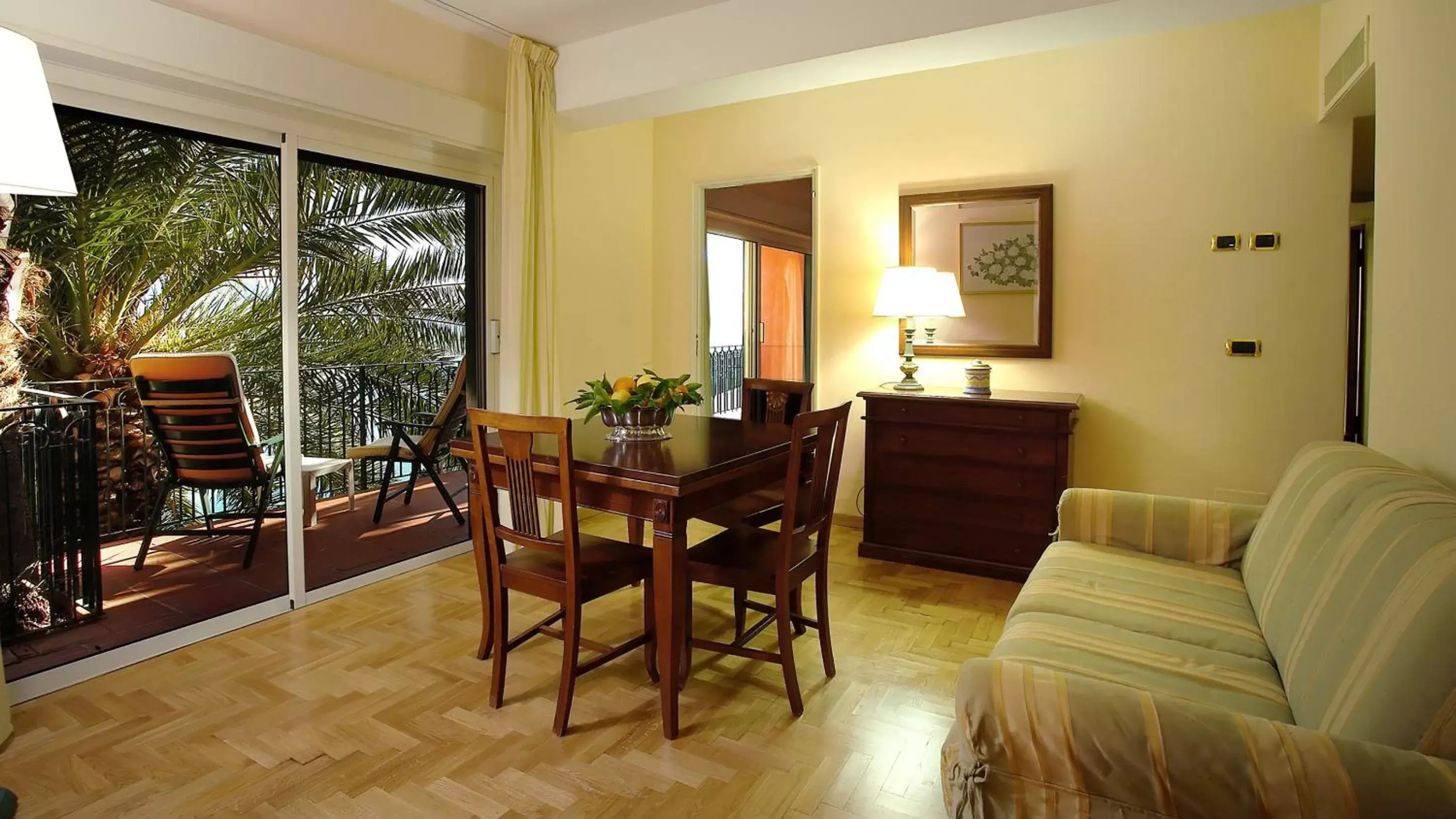 Living room, Dining Area in Hotel Villa Diodoro