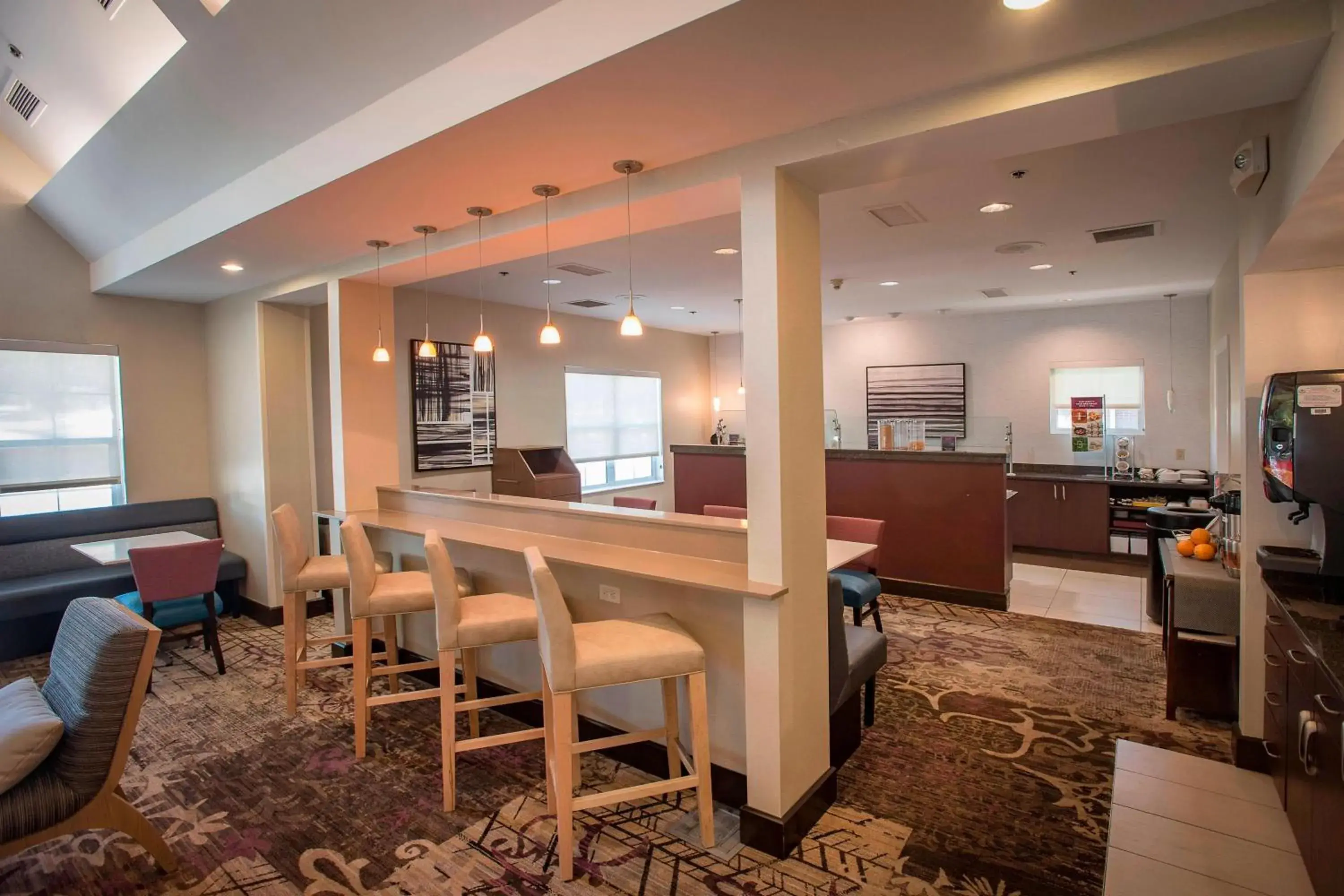 Breakfast, Lobby/Reception in Residence Inn by Marriott Pensacola Downtown