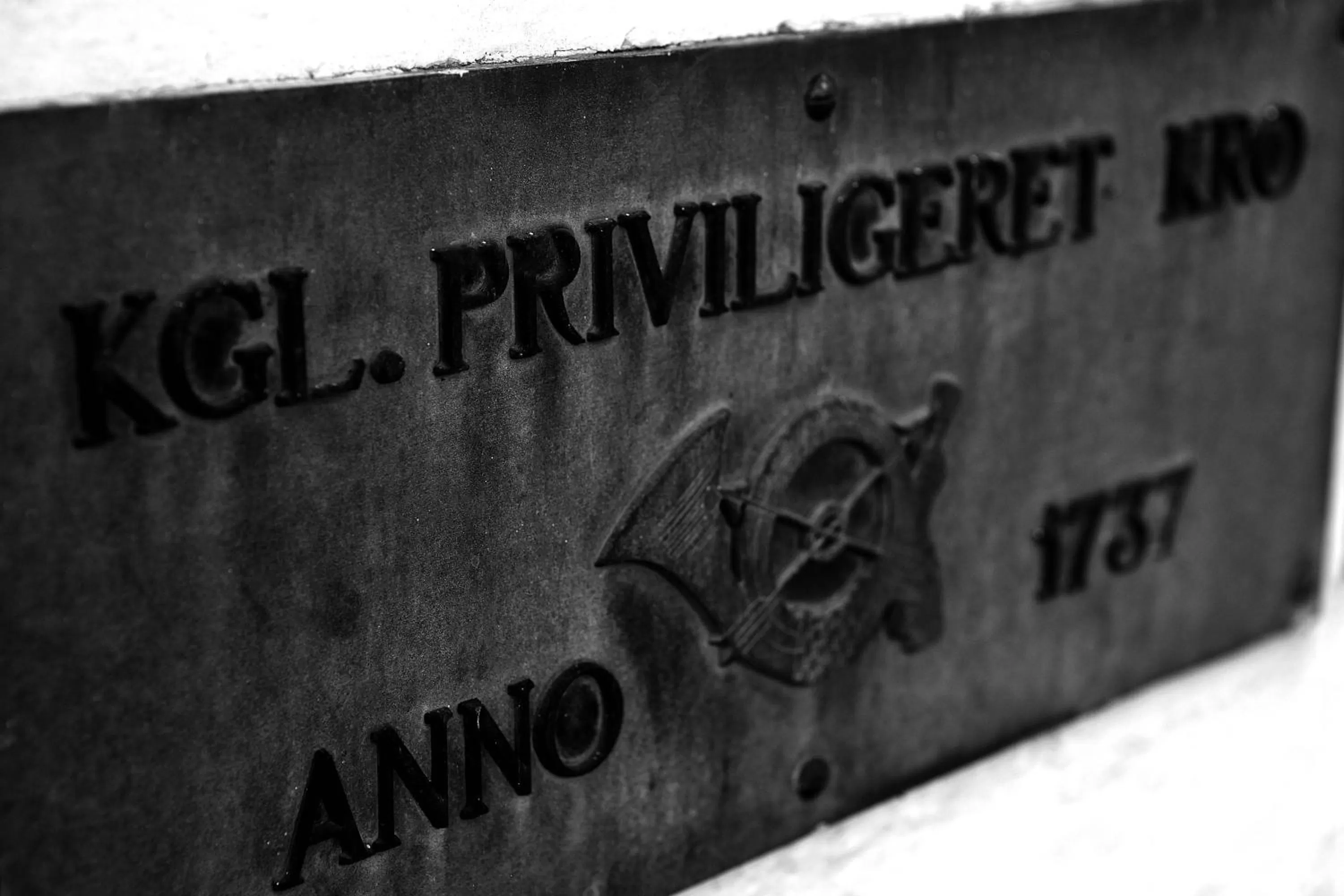 Logo/Certificate/Sign in Fladbro Kro