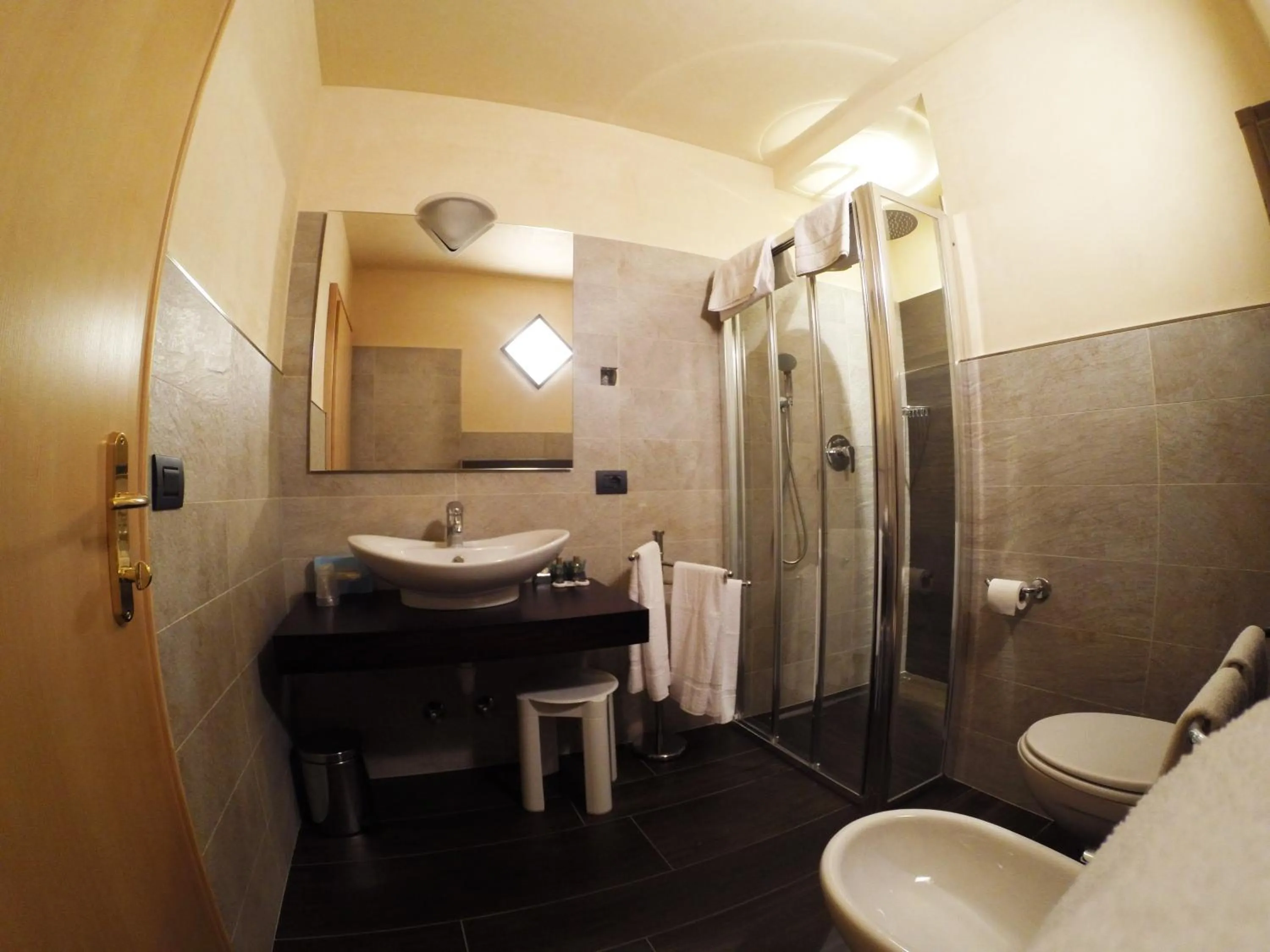 Shower in Francesin Active Hotel