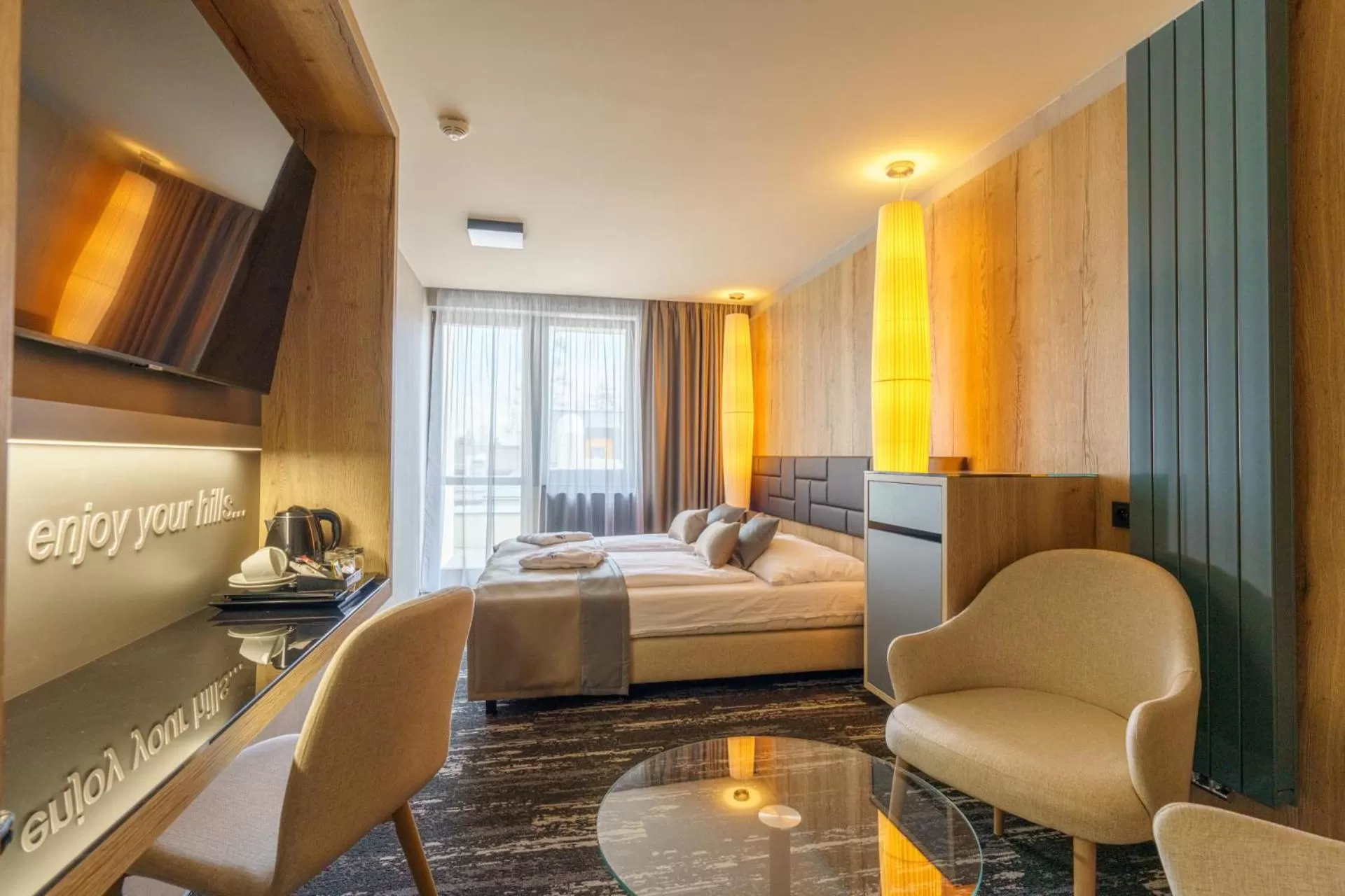 TV and multimedia, Bed in Hotel Hills