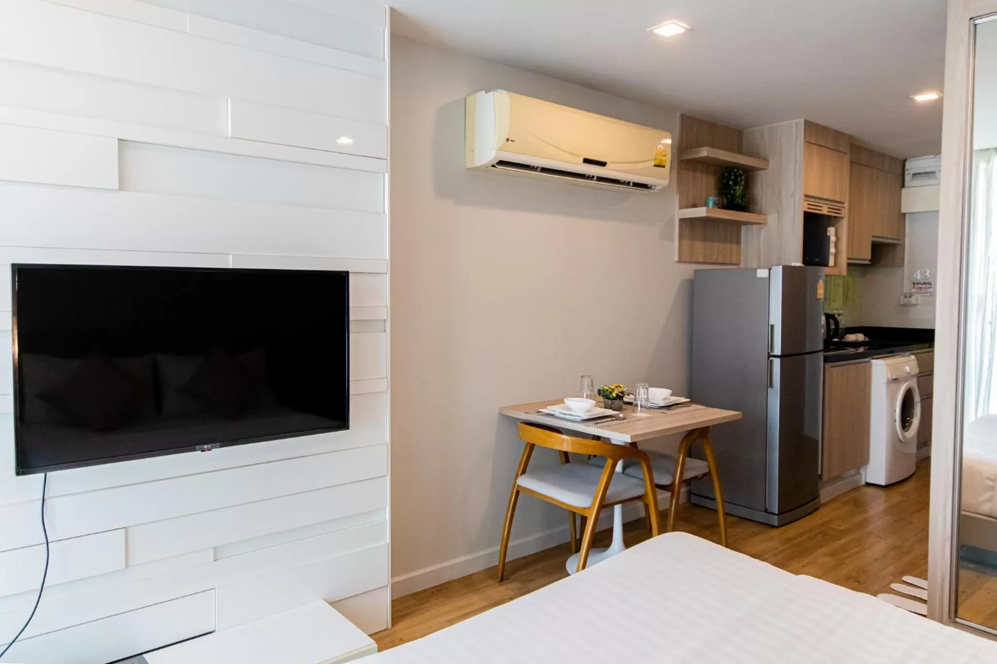 TV and multimedia in United Residence Ekamai Bangkok