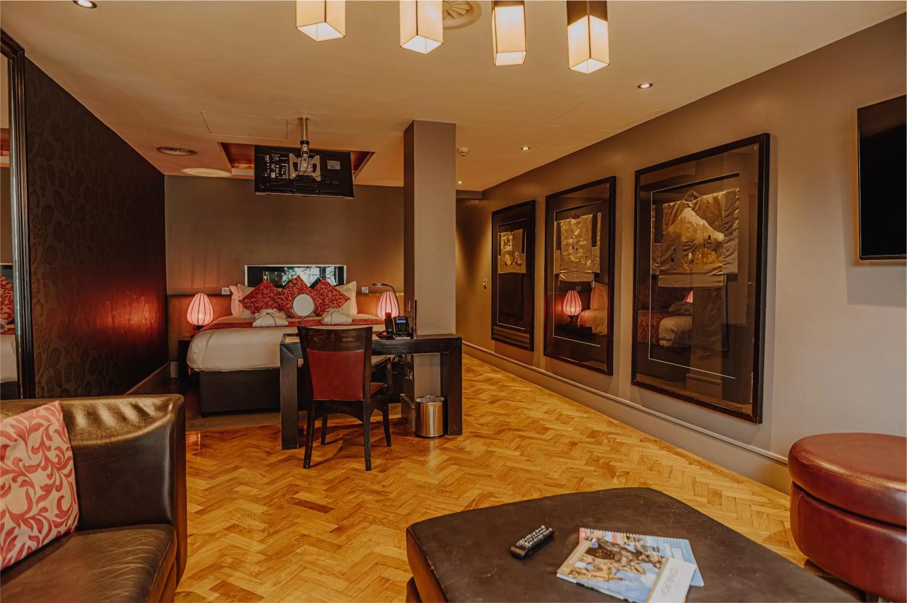 Bedroom in Le Monde Hotel