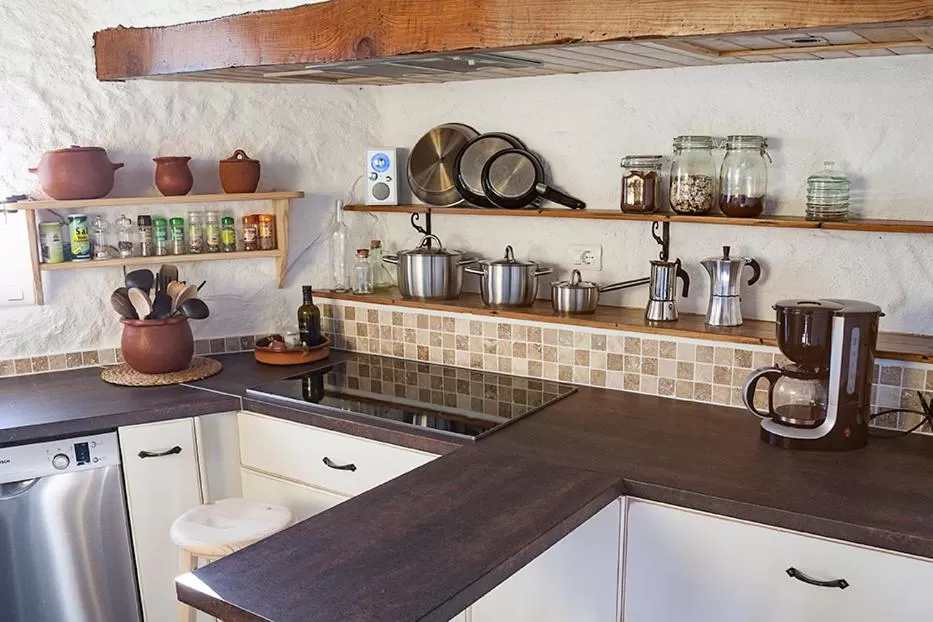 Communal kitchen, Kitchen/Kitchenette in Sansofi Guesthouse