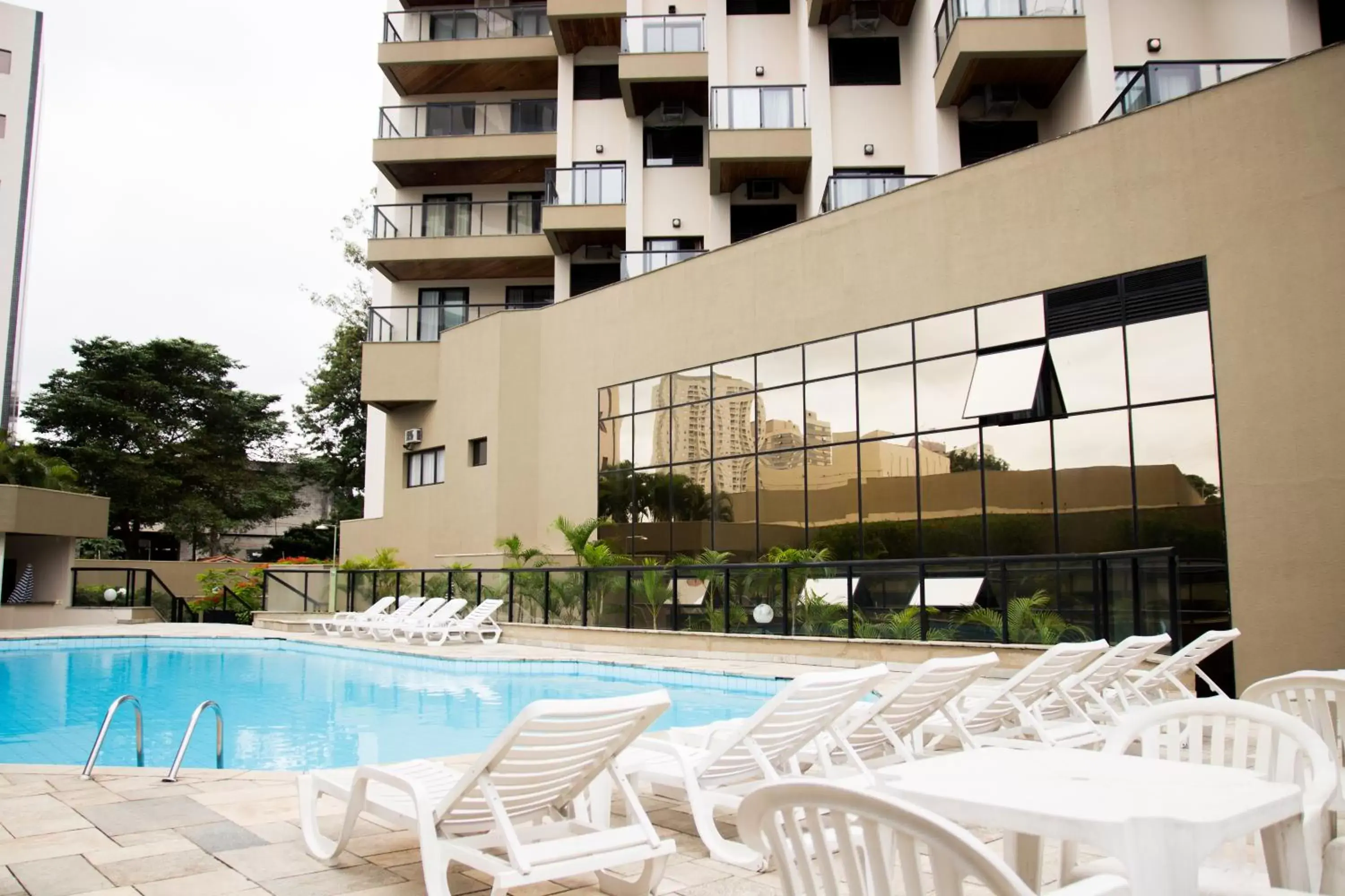 Property Building in Summit Flat Service Property Building in Summit Flat Service