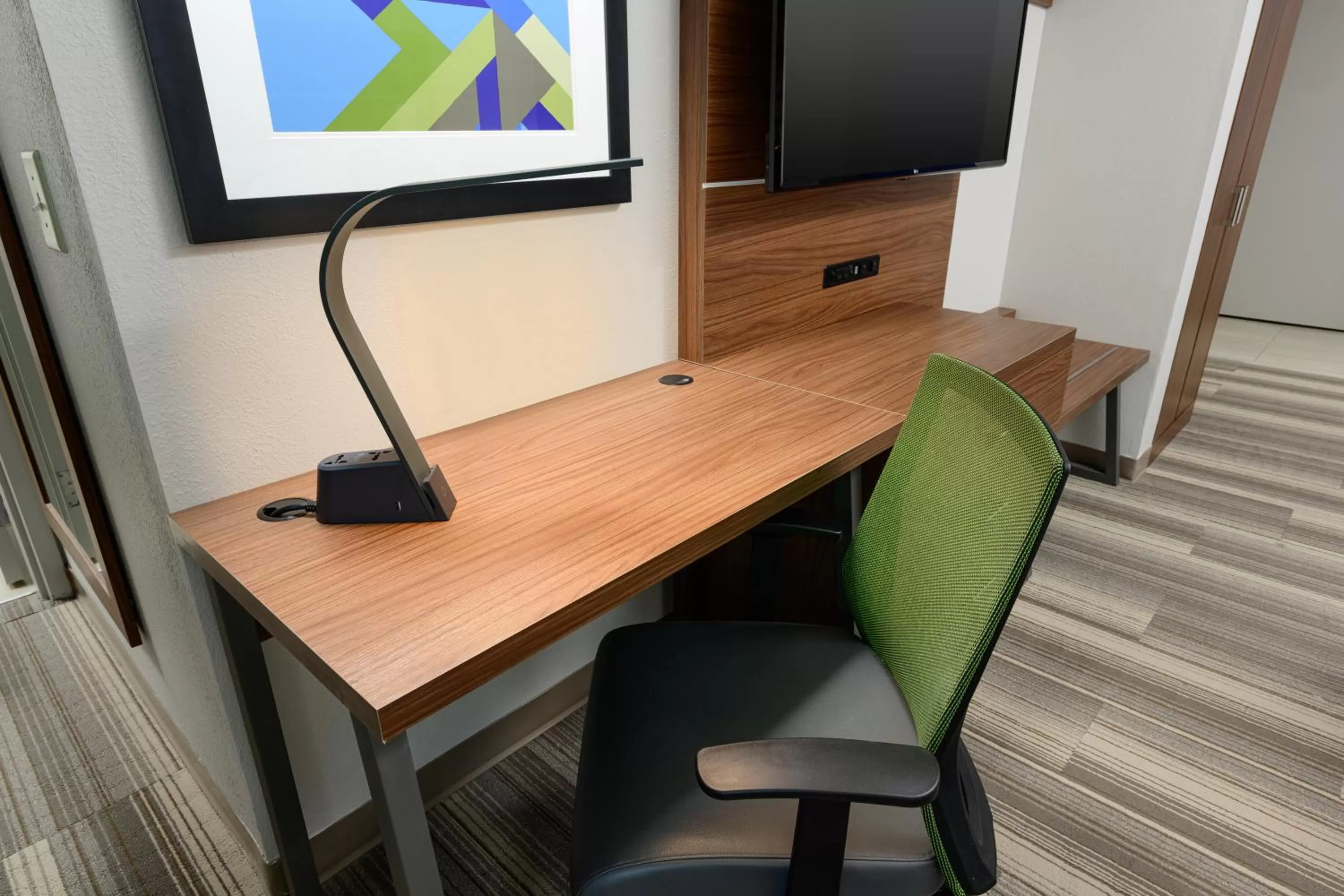 Photo of the whole room in Holiday Inn Express - Tullahoma by IHG