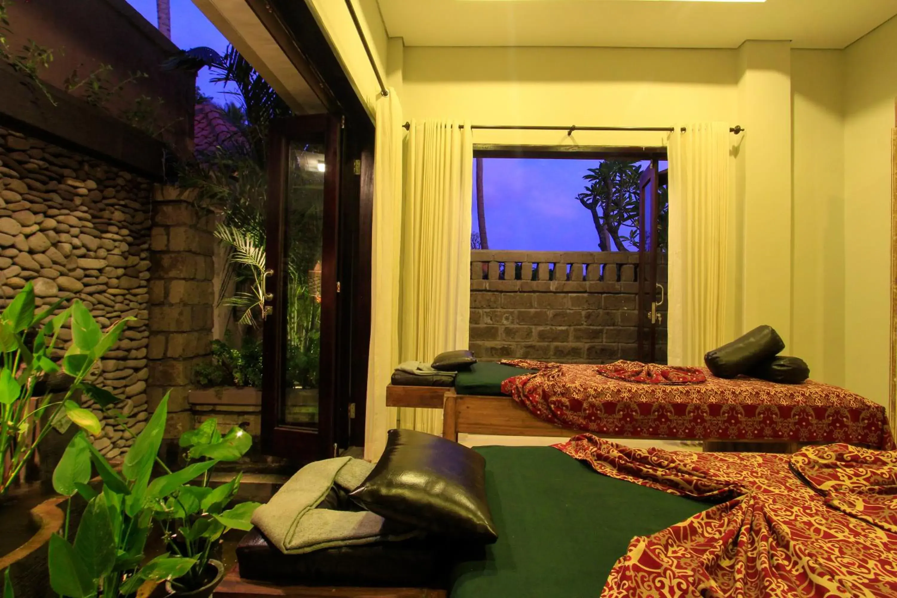 Massage in Griya Shanti Villas & Spa