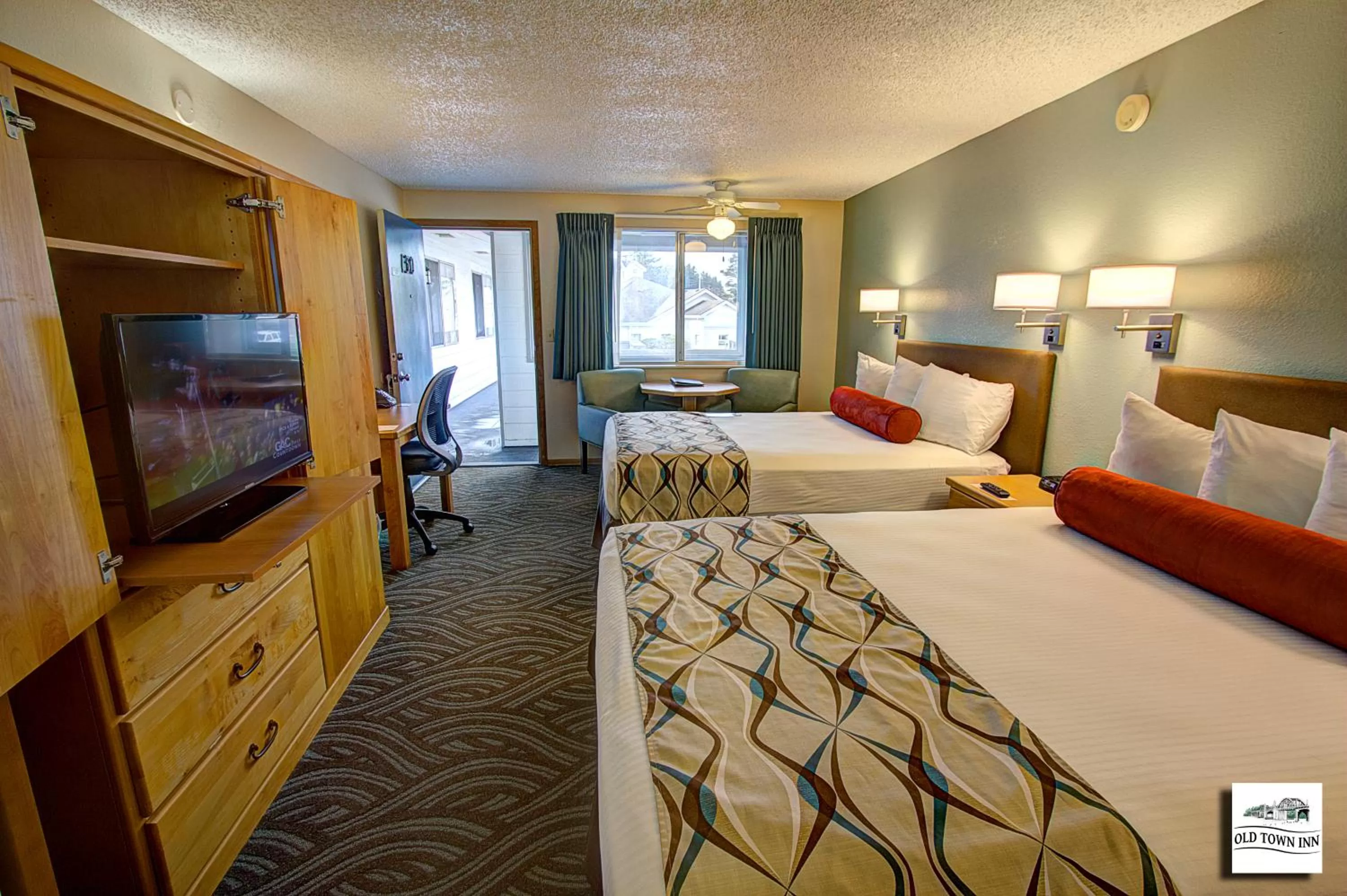 Photo of the whole room, Bed in Super 8 by Wyndham Florence OR