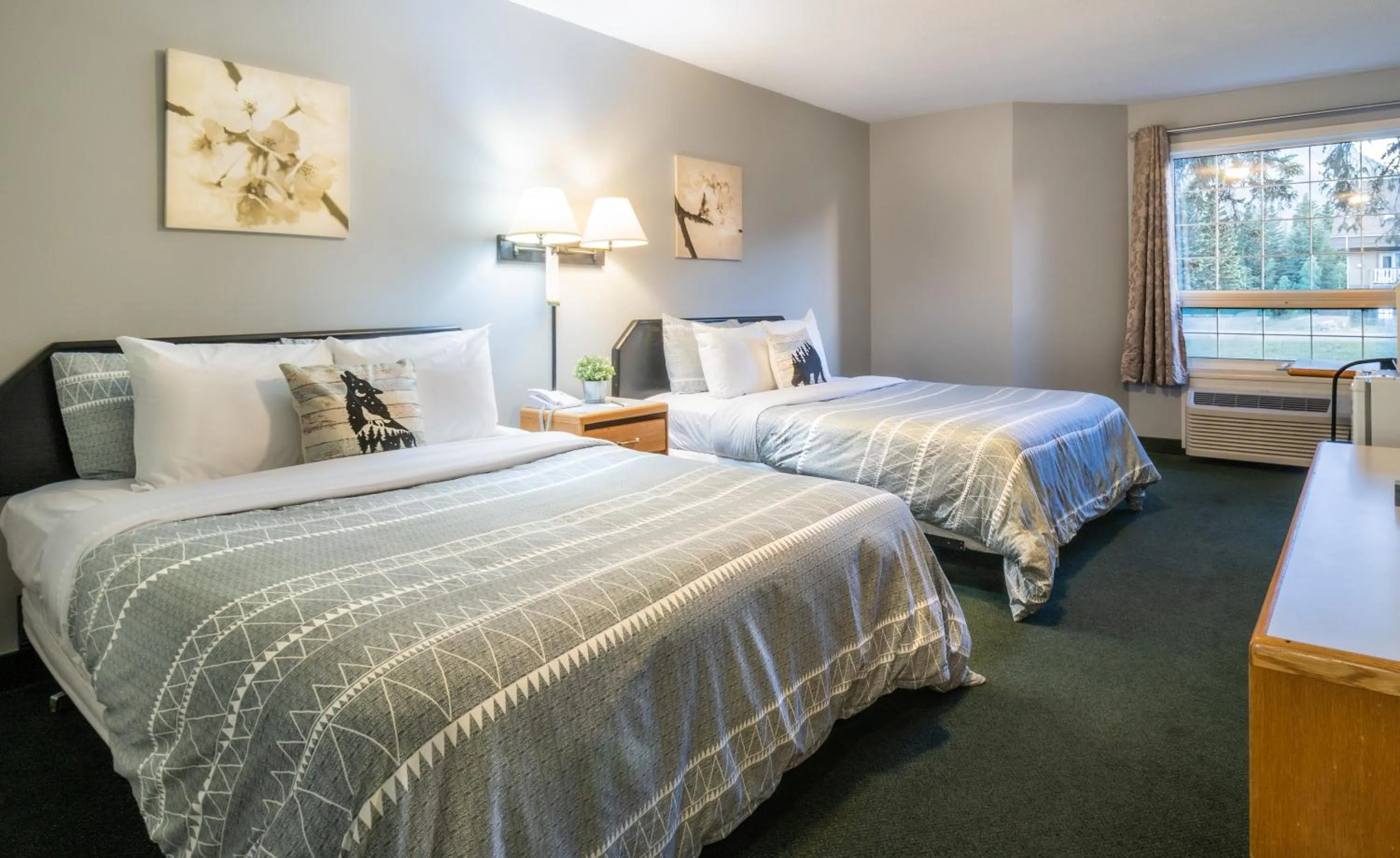 Bedroom, Bed in Mountain View Inn