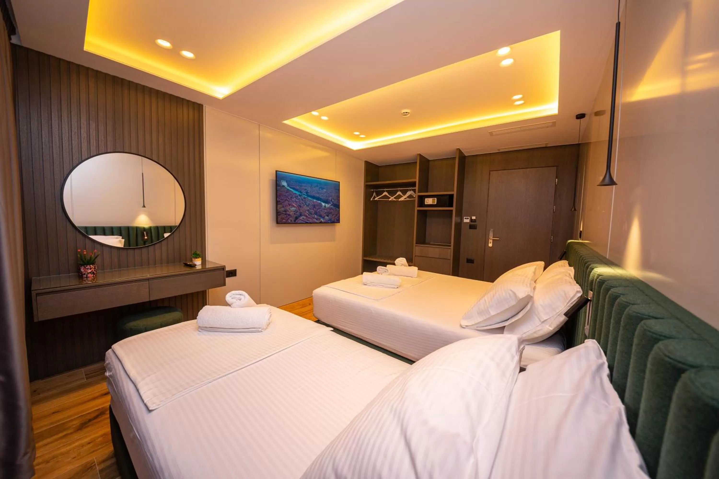 Bedroom, Bed in Hotel Lili-1