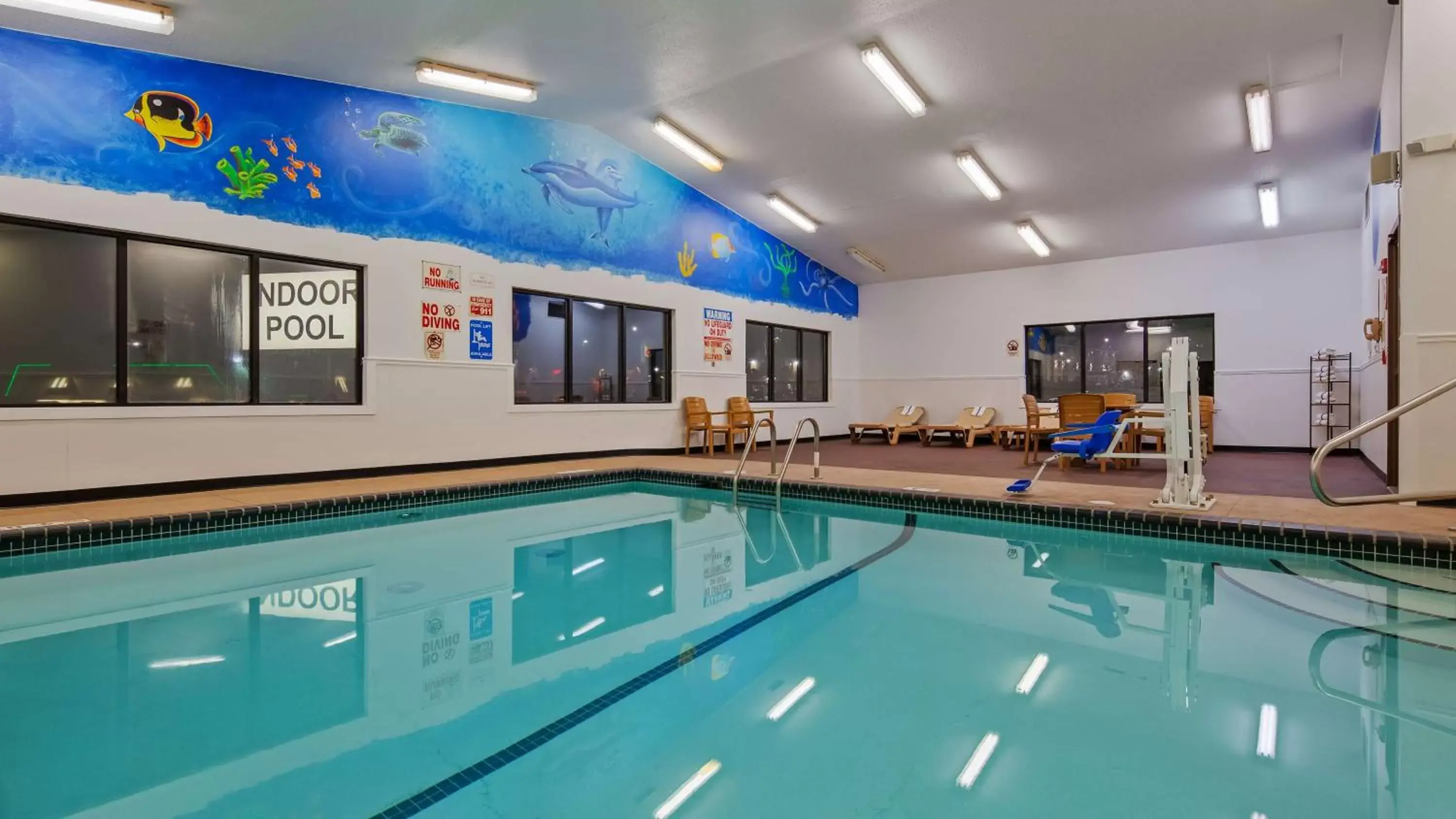 On site, Swimming Pool in SureStay Hotel by Best Western Cedar Rapids