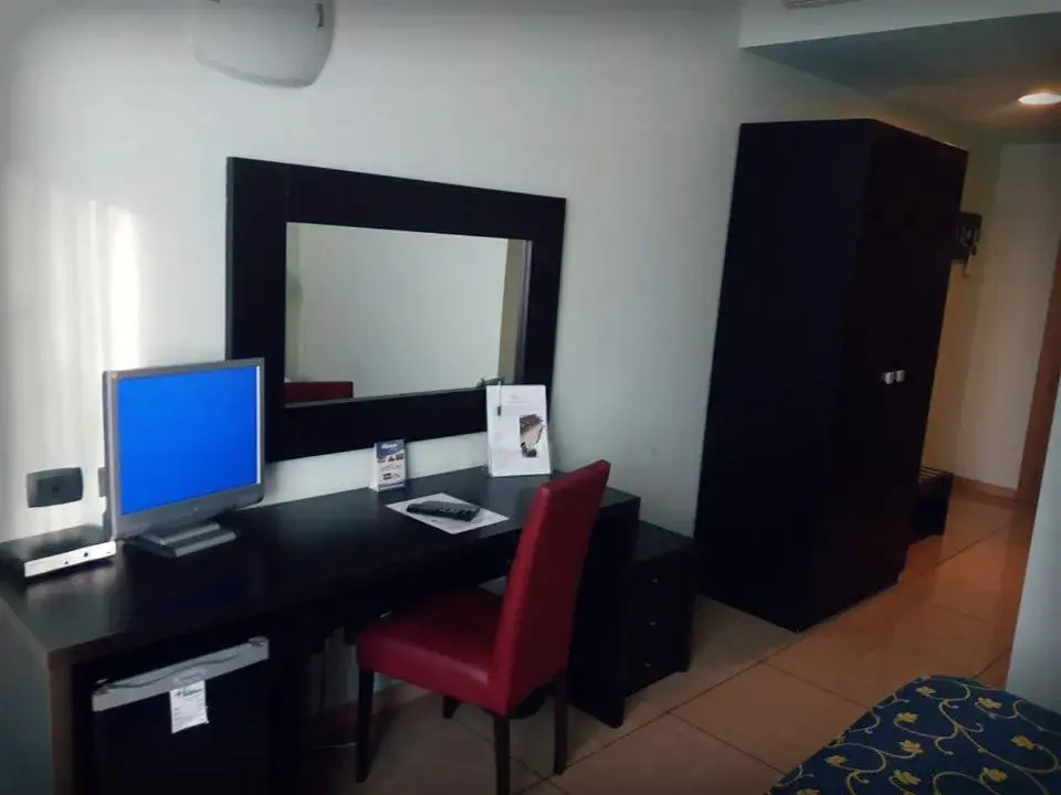 TV/Entertainment Center in Hotel Panorama