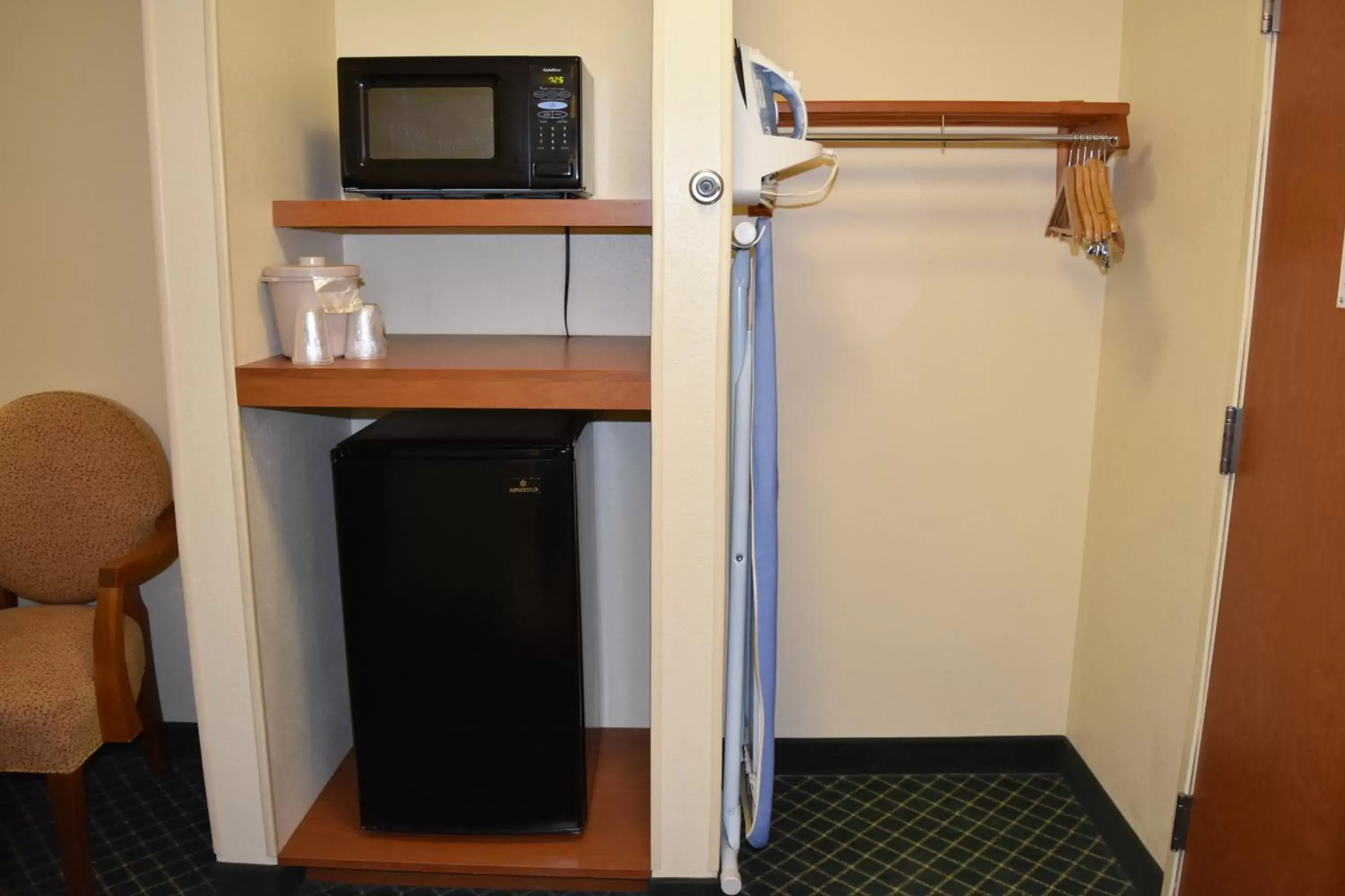 Bathroom in Motel 6-Anderson, IN - Indianapolis