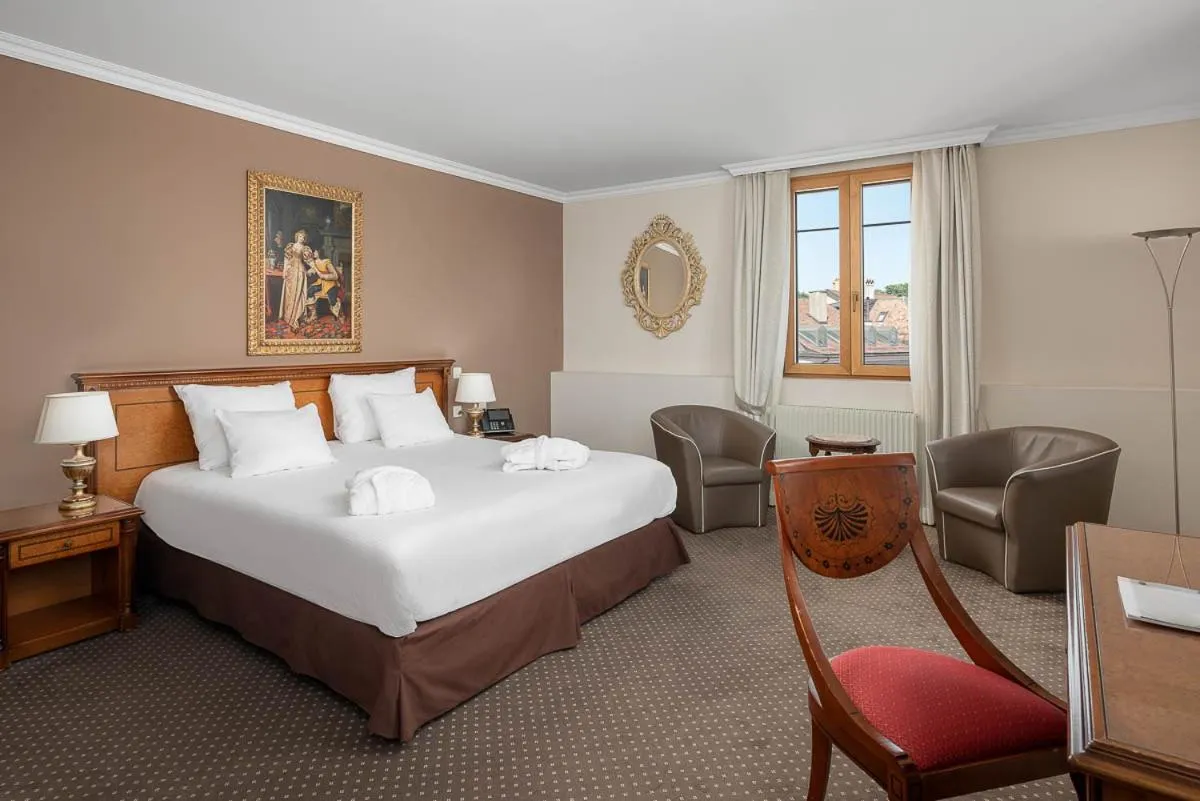 Bed in Hotel Le Rive