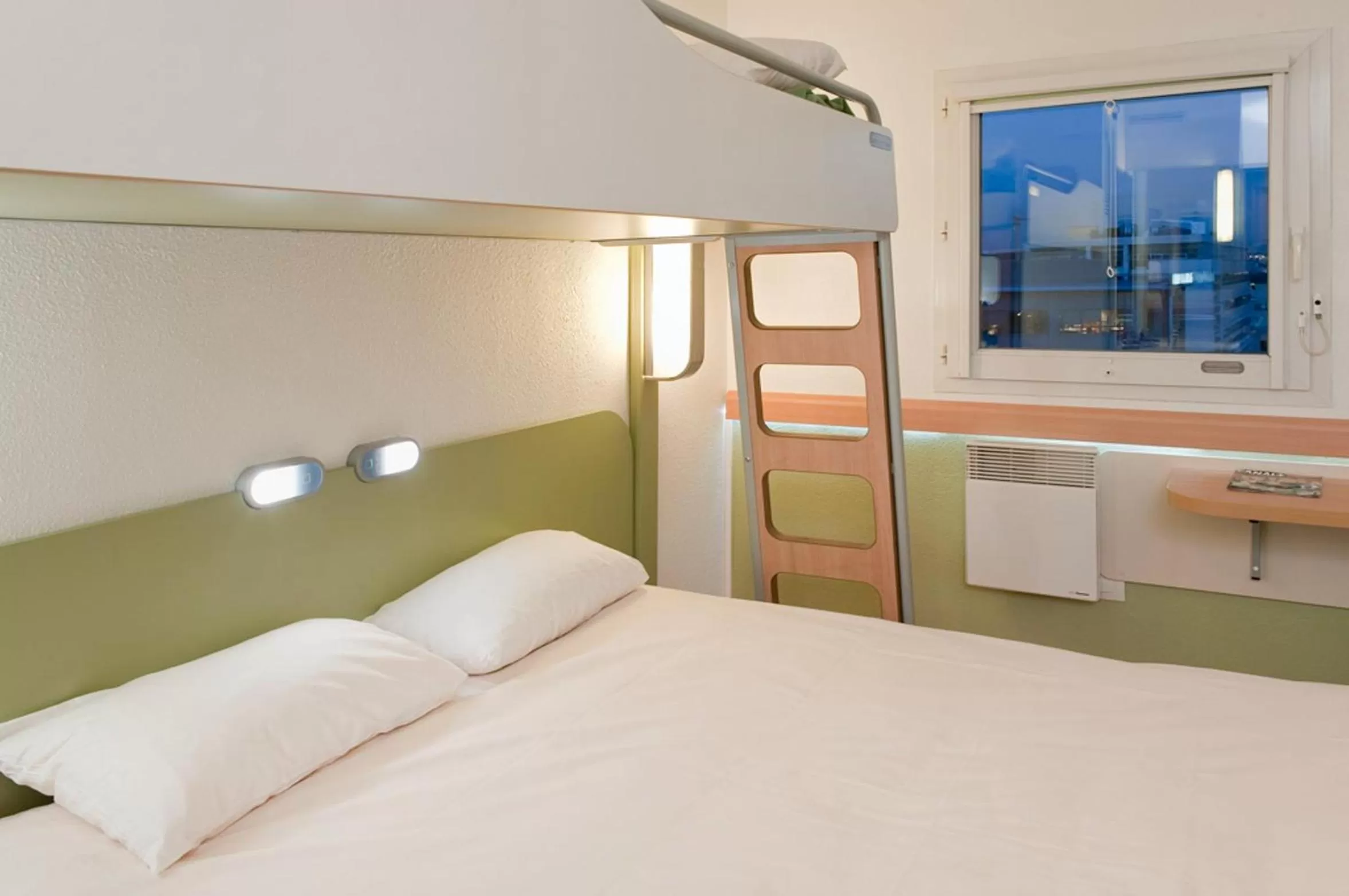 Bed in ibis Budget Brussels South Ruisbroek