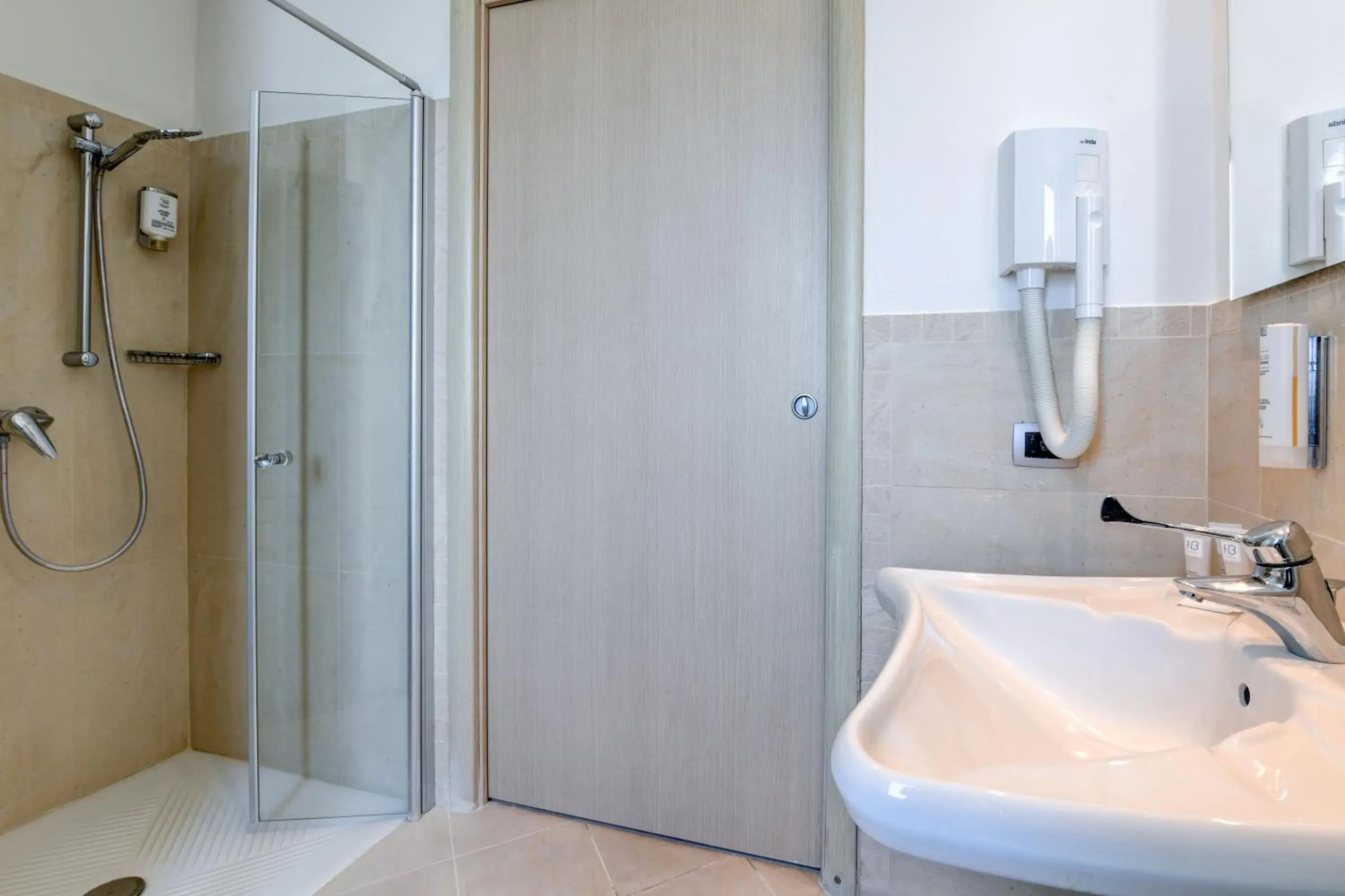 Facility for disabled guests, Bathroom in Hotel Rivus