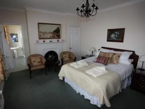 Bedroom, Bed in Castle House Hotel