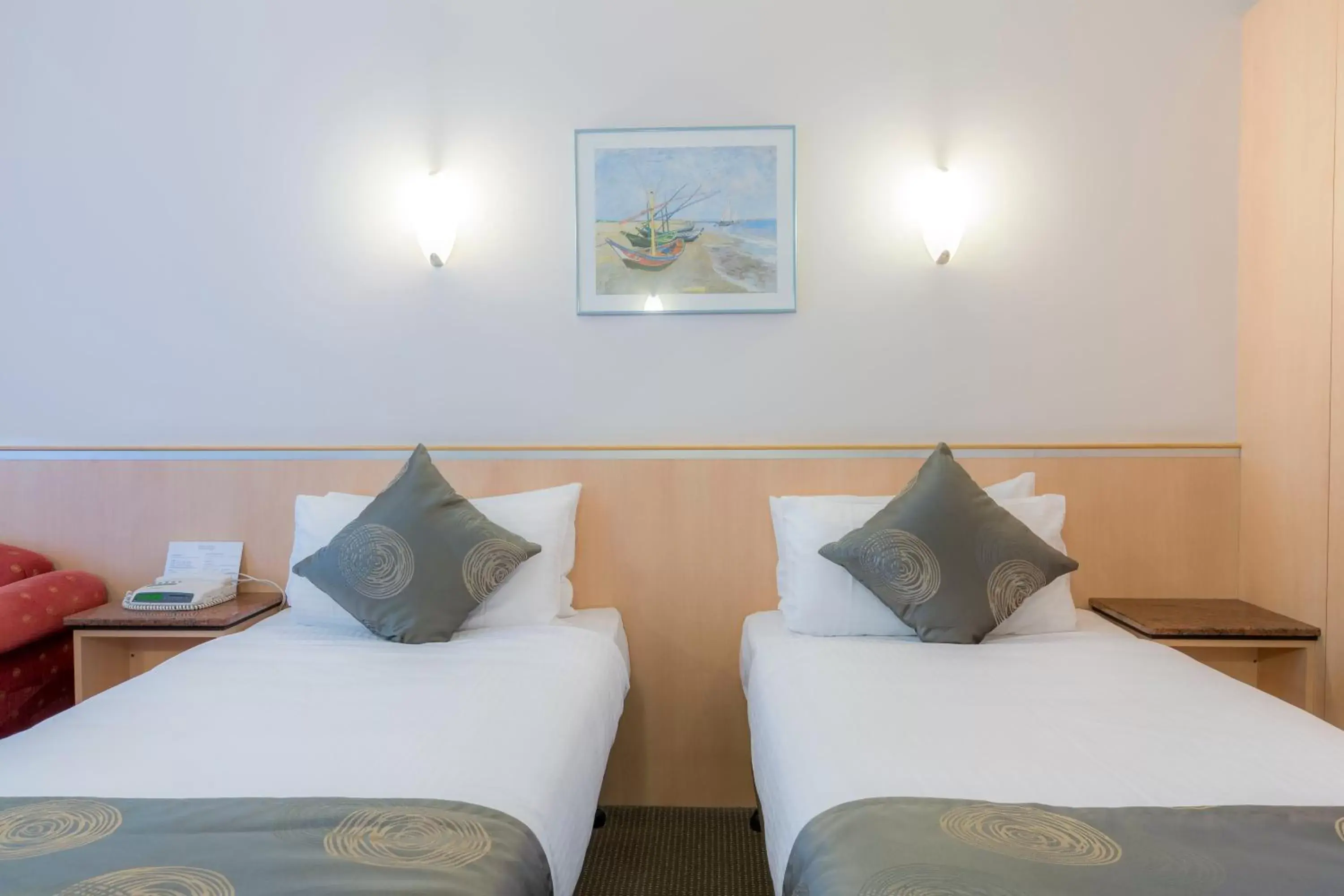 Bedroom, Bed in The Waverley International Hotel