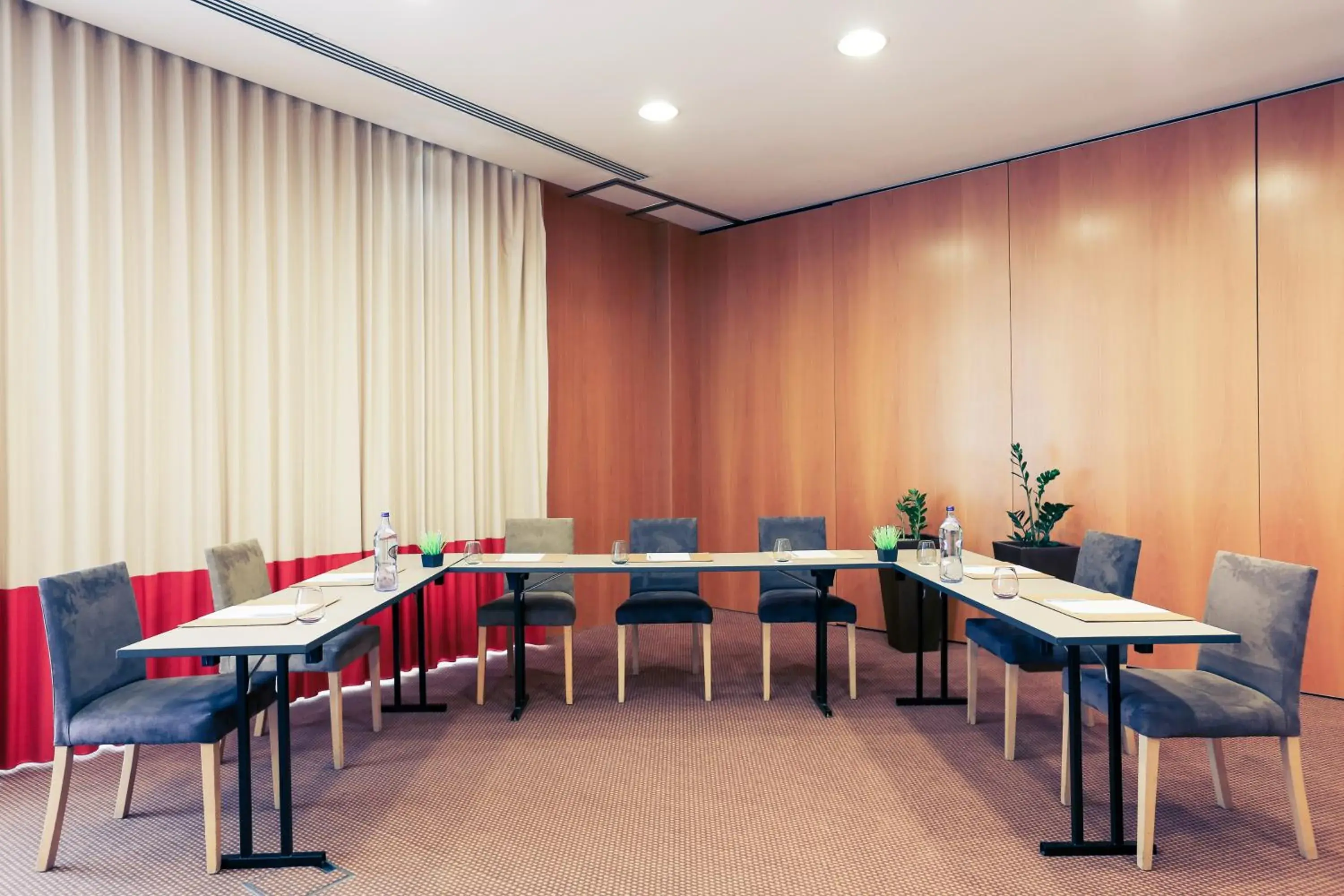 Business facilities in Hotel Mercure Porto Gaia