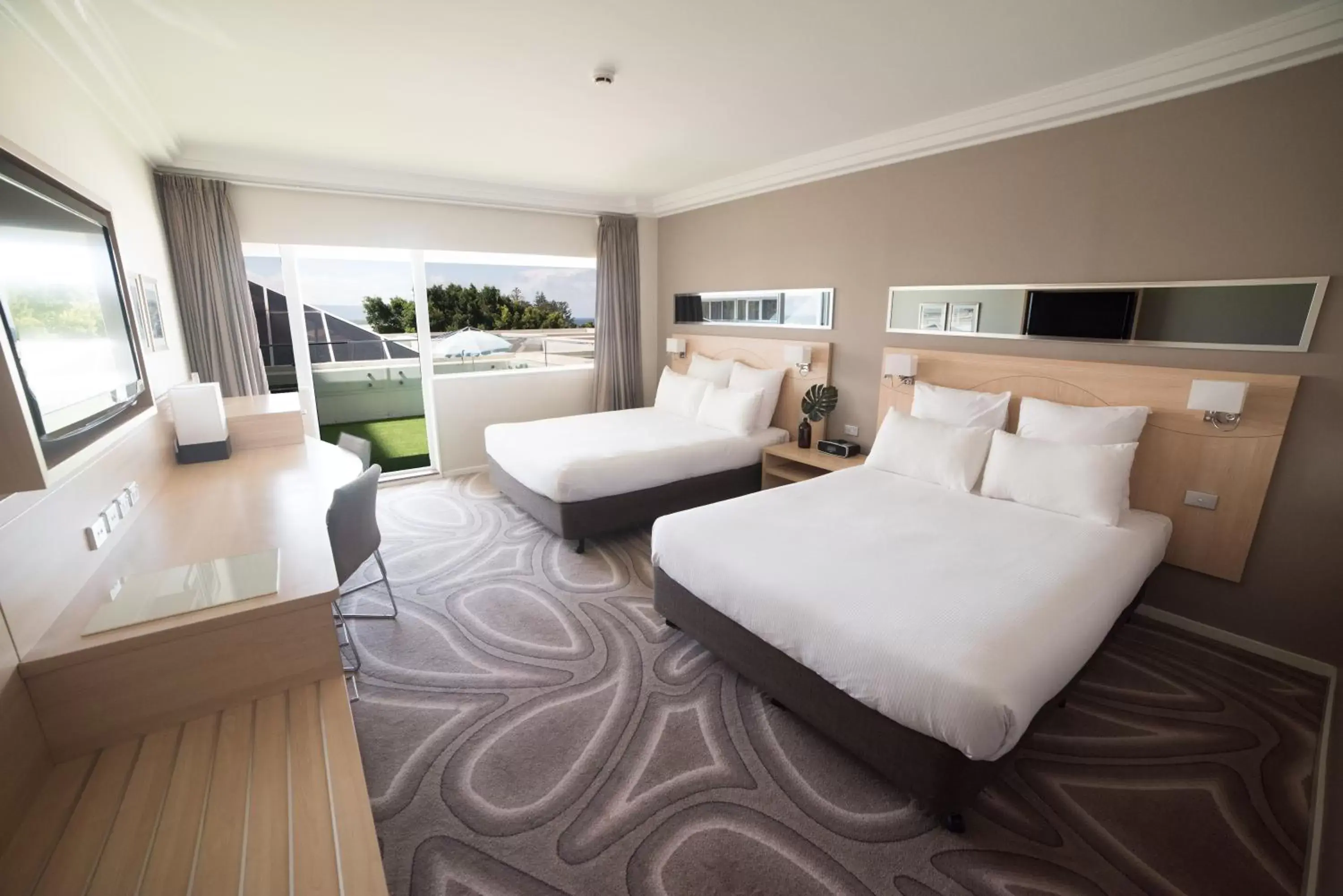 Photo of the whole room in Novotel Wollongong Northbeach