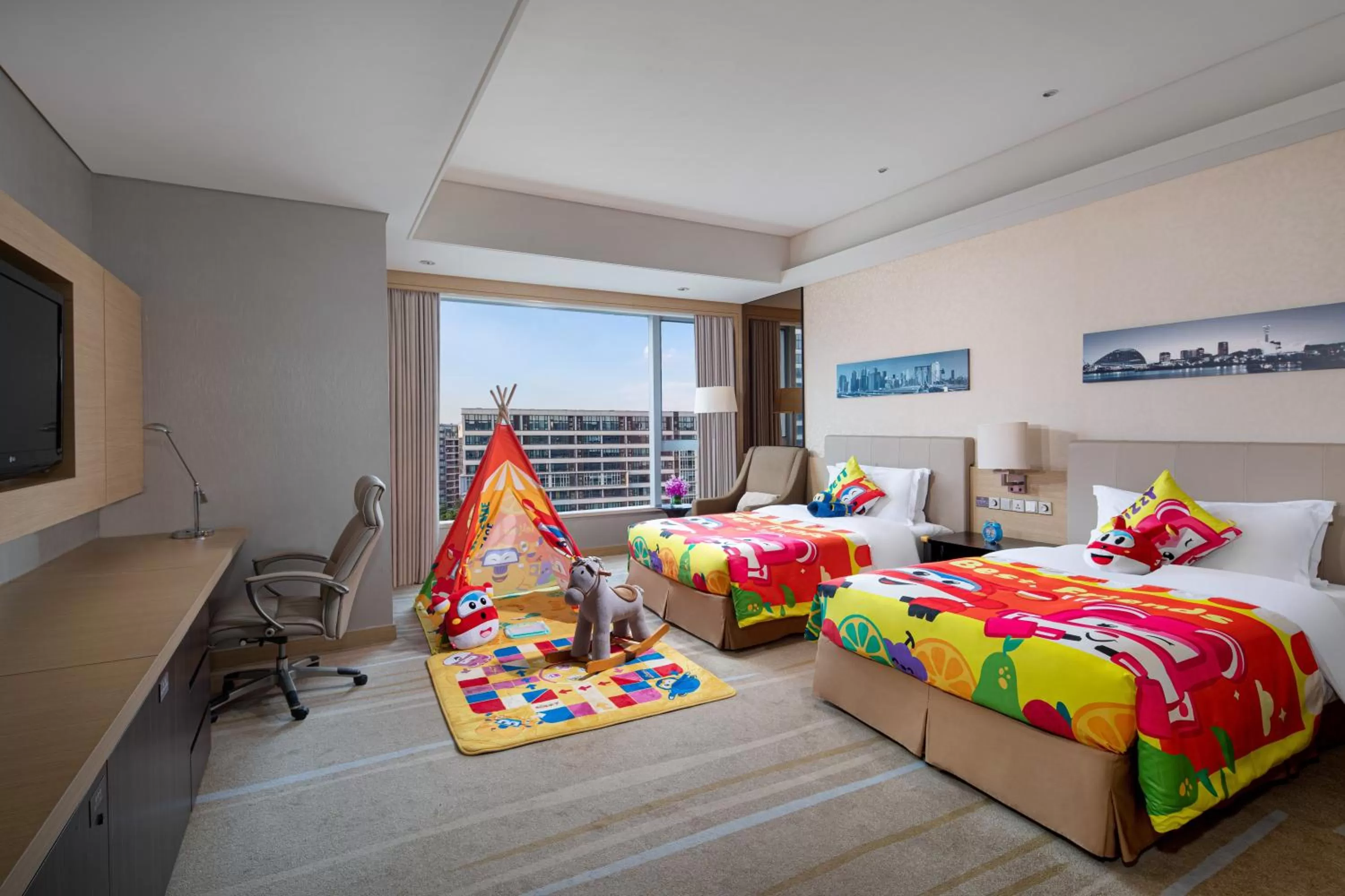 Photo of the whole room, Bed in Crowne Plaza Guangzhou Huadu by IHG - Free Shuttle bus between hotel to Exhibition Center During Canton Fair