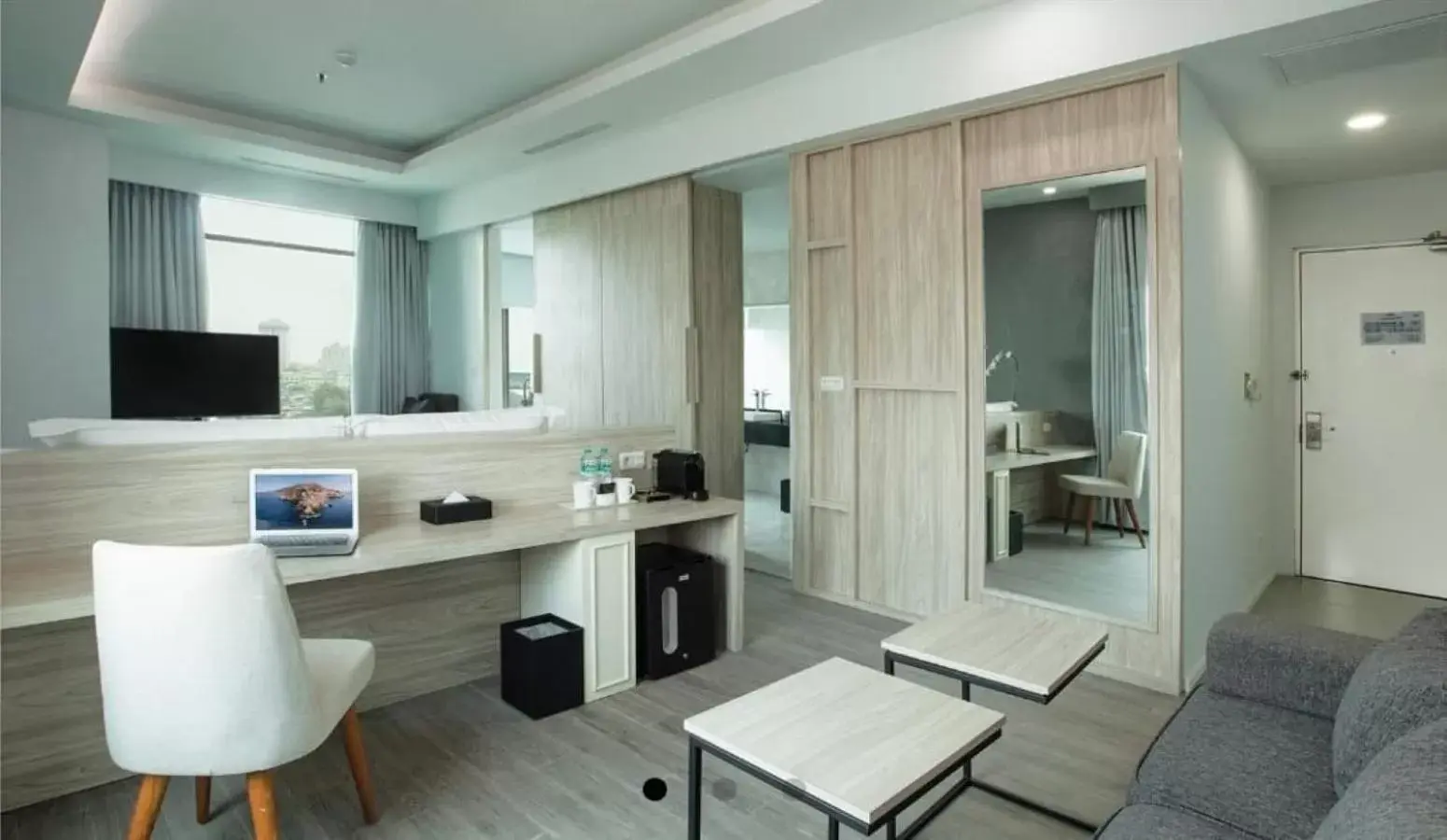 Bed, TV/Entertainment Center in Sparks Life Jakarta, ARTOTEL Curated